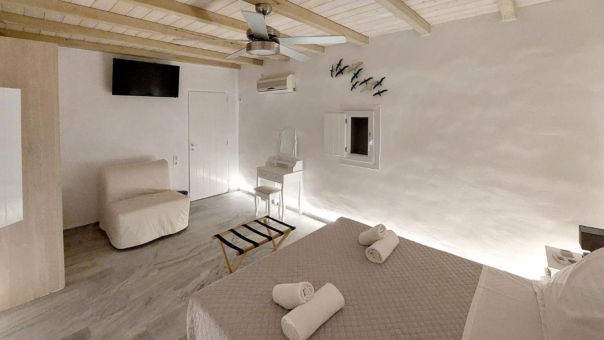 Double Room with Balcony and Sea View