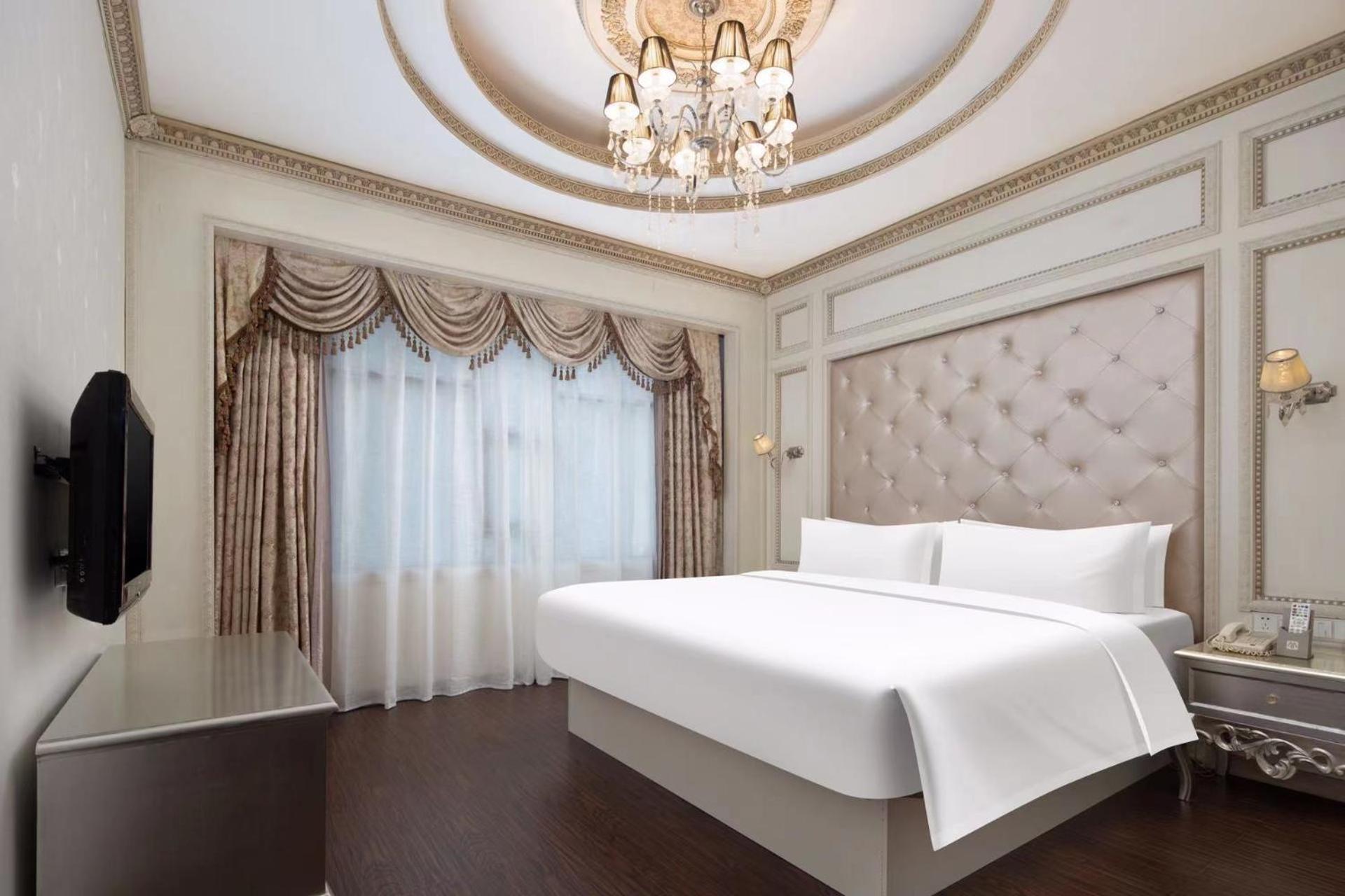 Deluxe Suite photo 3