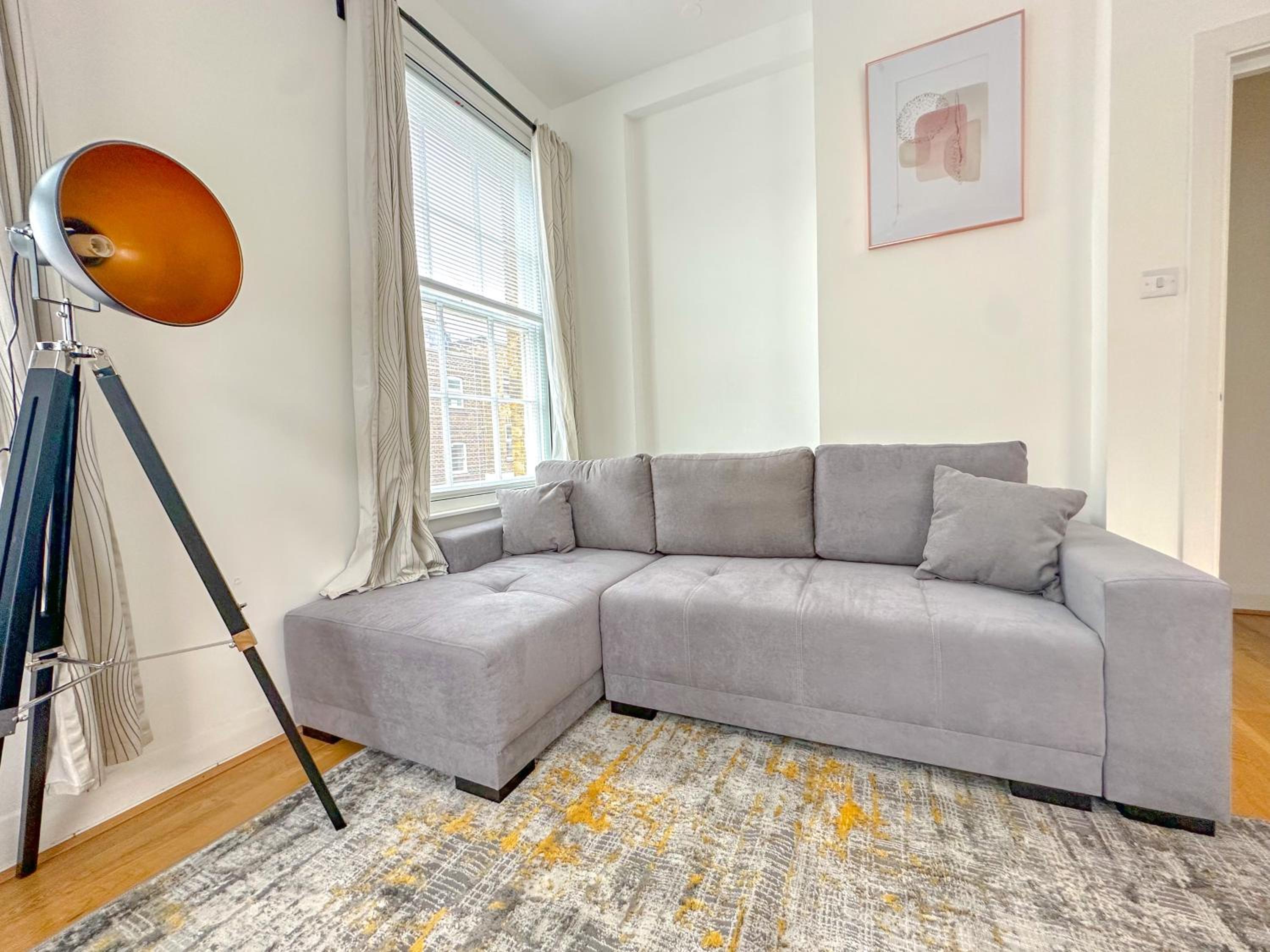 One-Bedroom Apartment photo 2