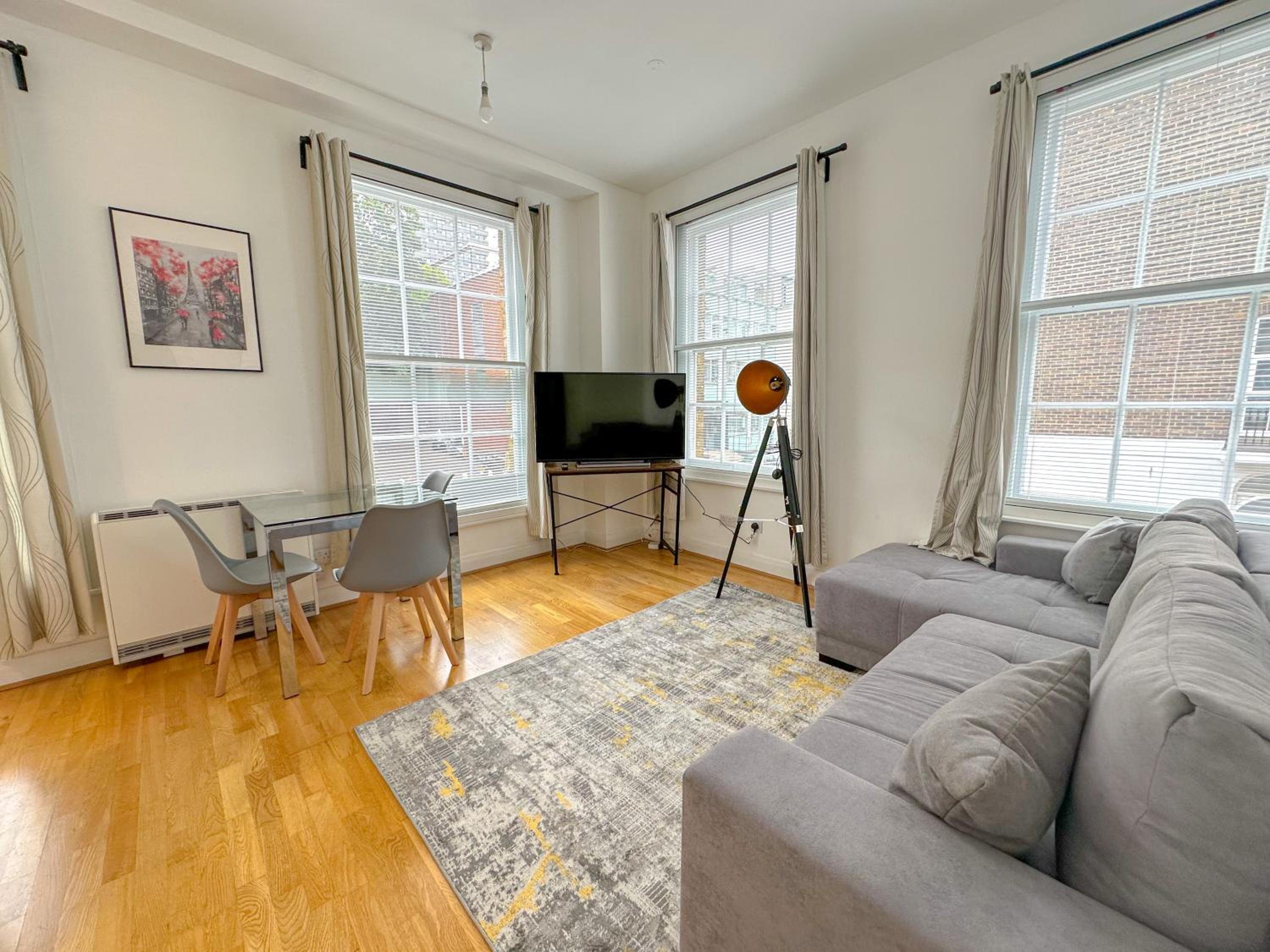 Apartment photo 2