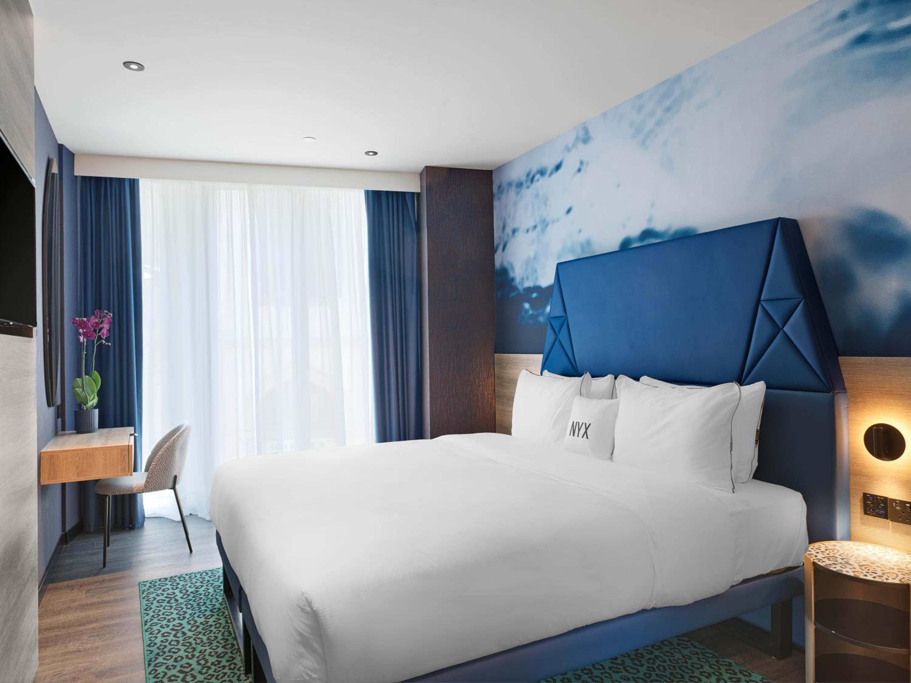 Superior Room Down to Earth