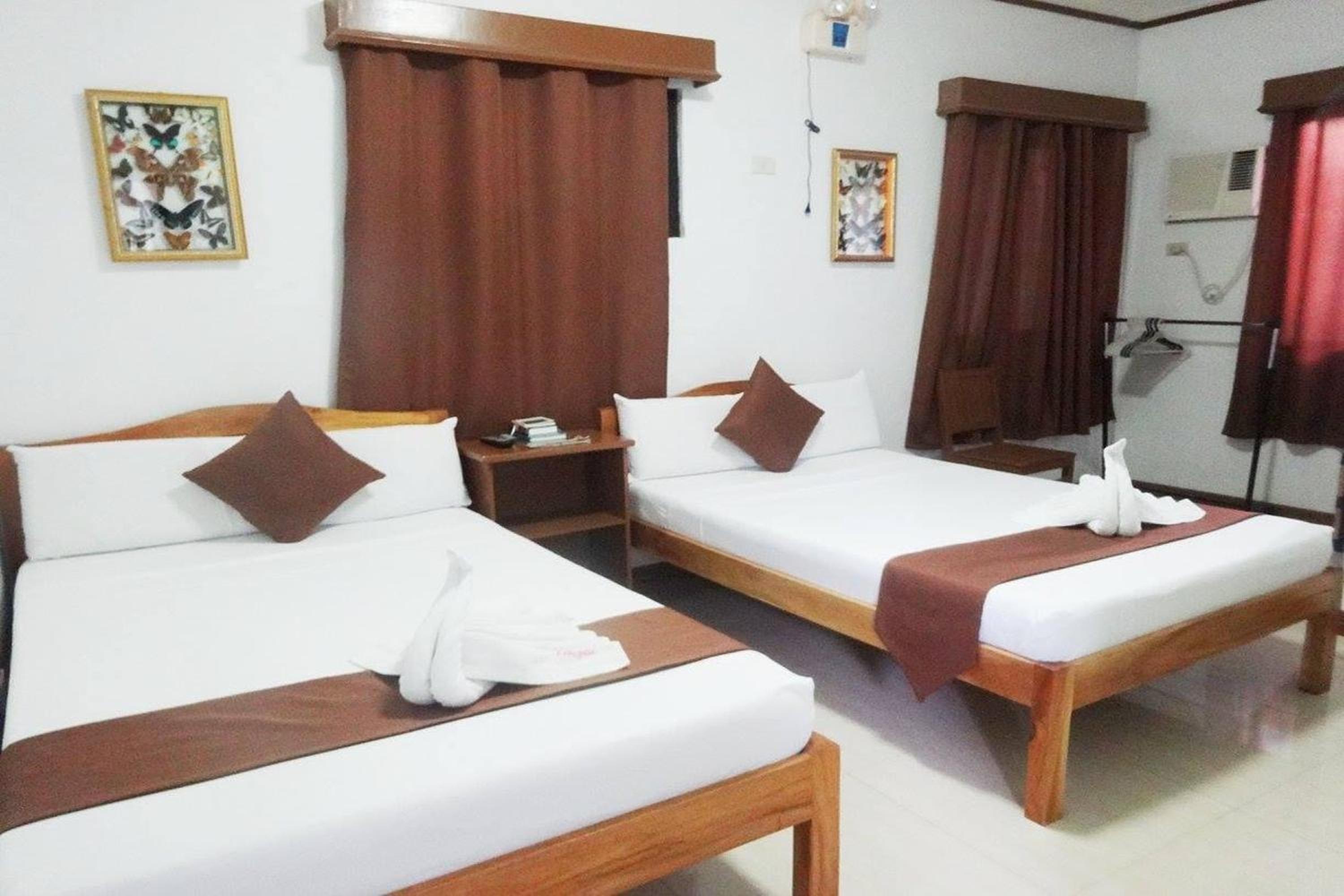 Deluxe Quadruple Room - Photo 1