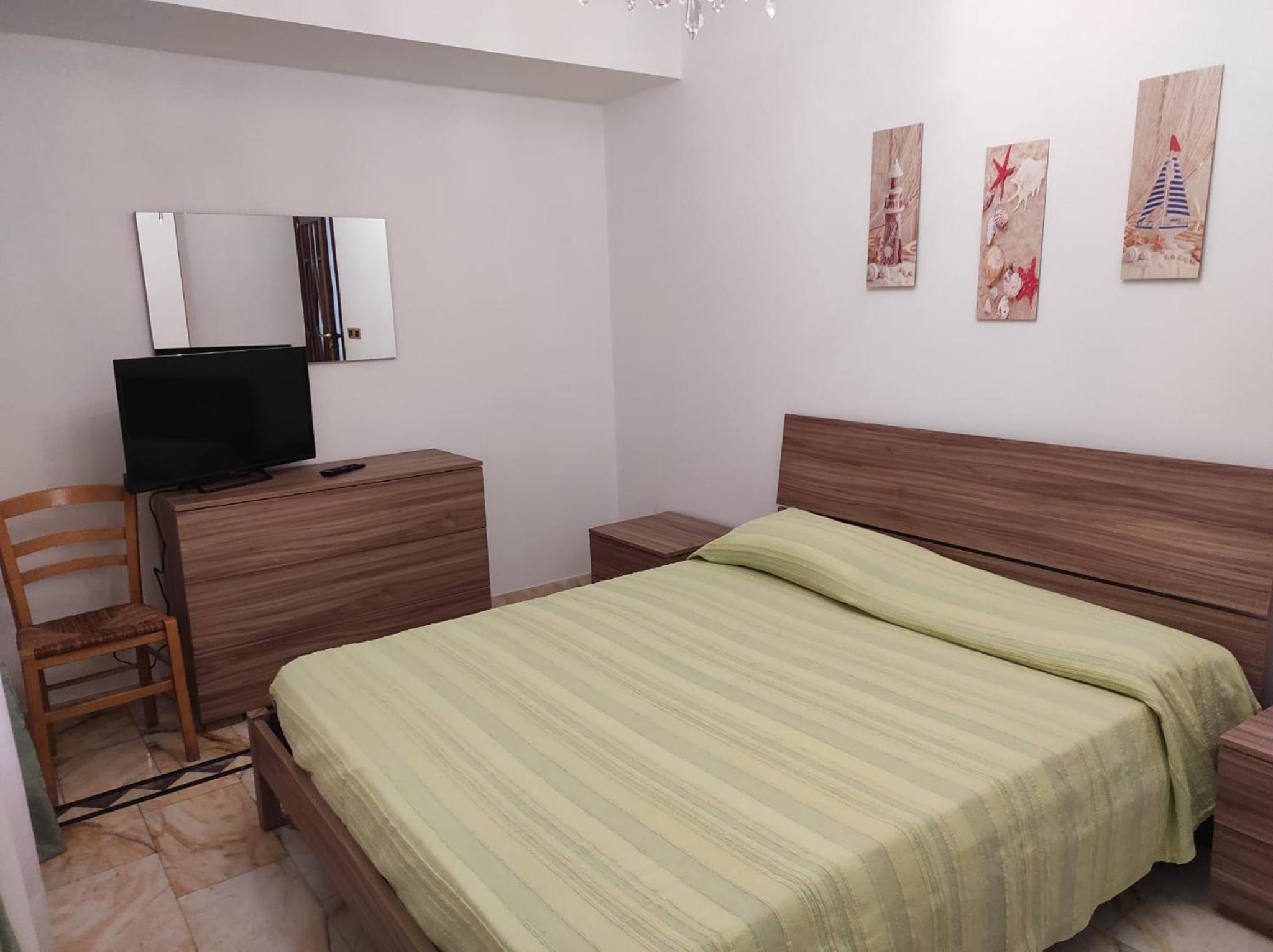 One-Bedroom Apartment photo 2