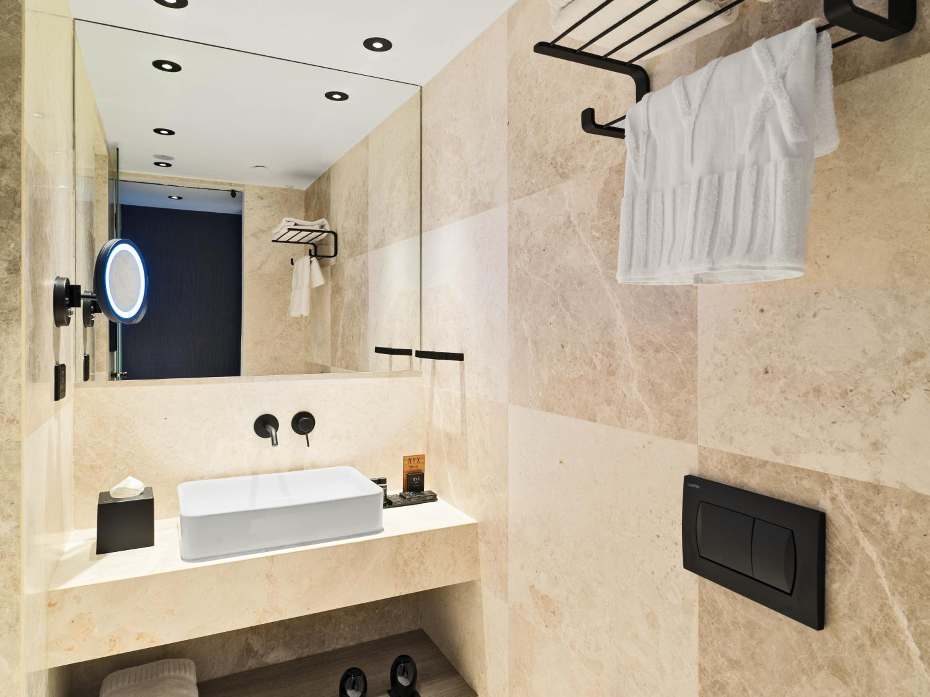 Space Executive Room Front Sea View with Business Lounge Access photo 2