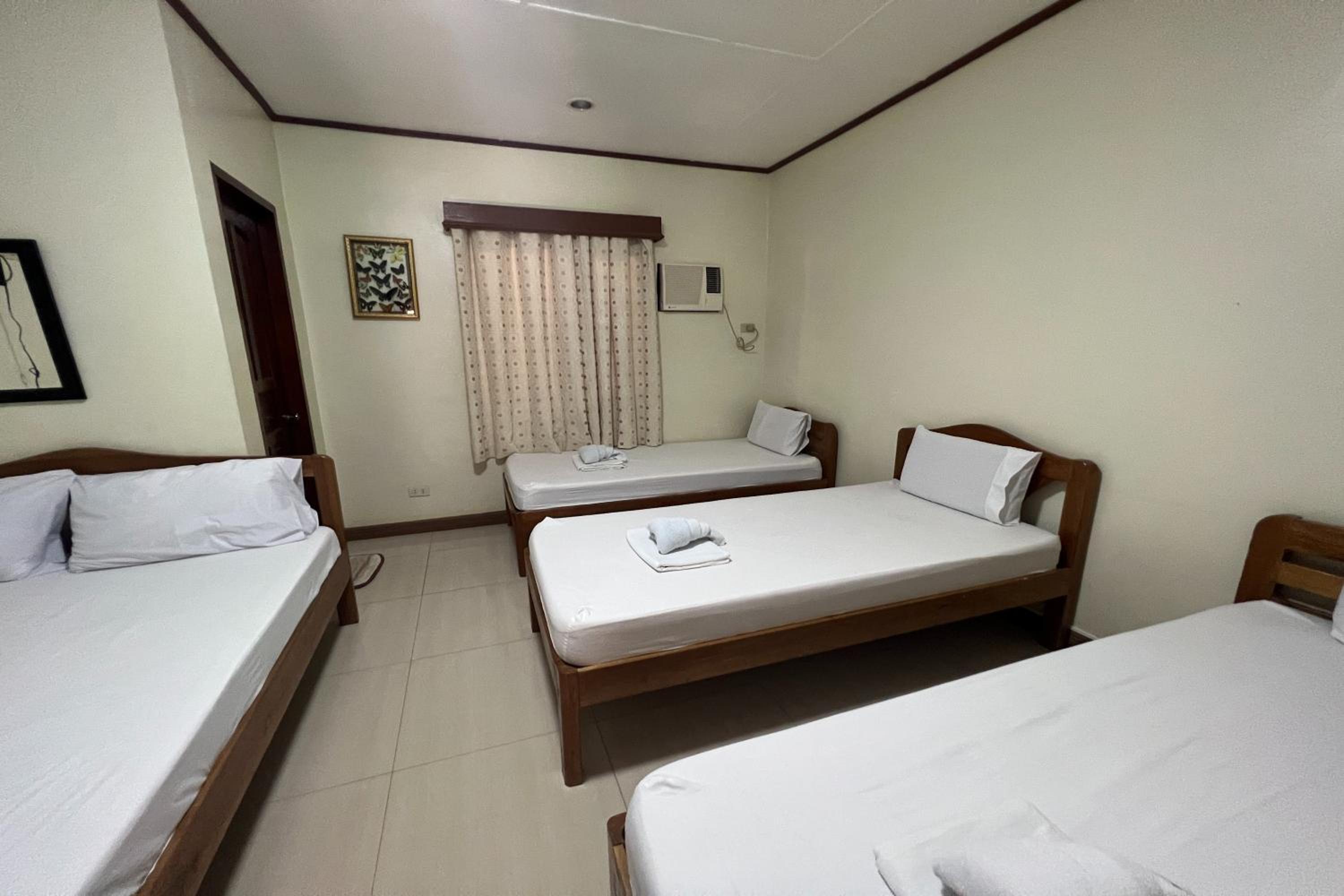 Deluxe Family Room - Photo 3