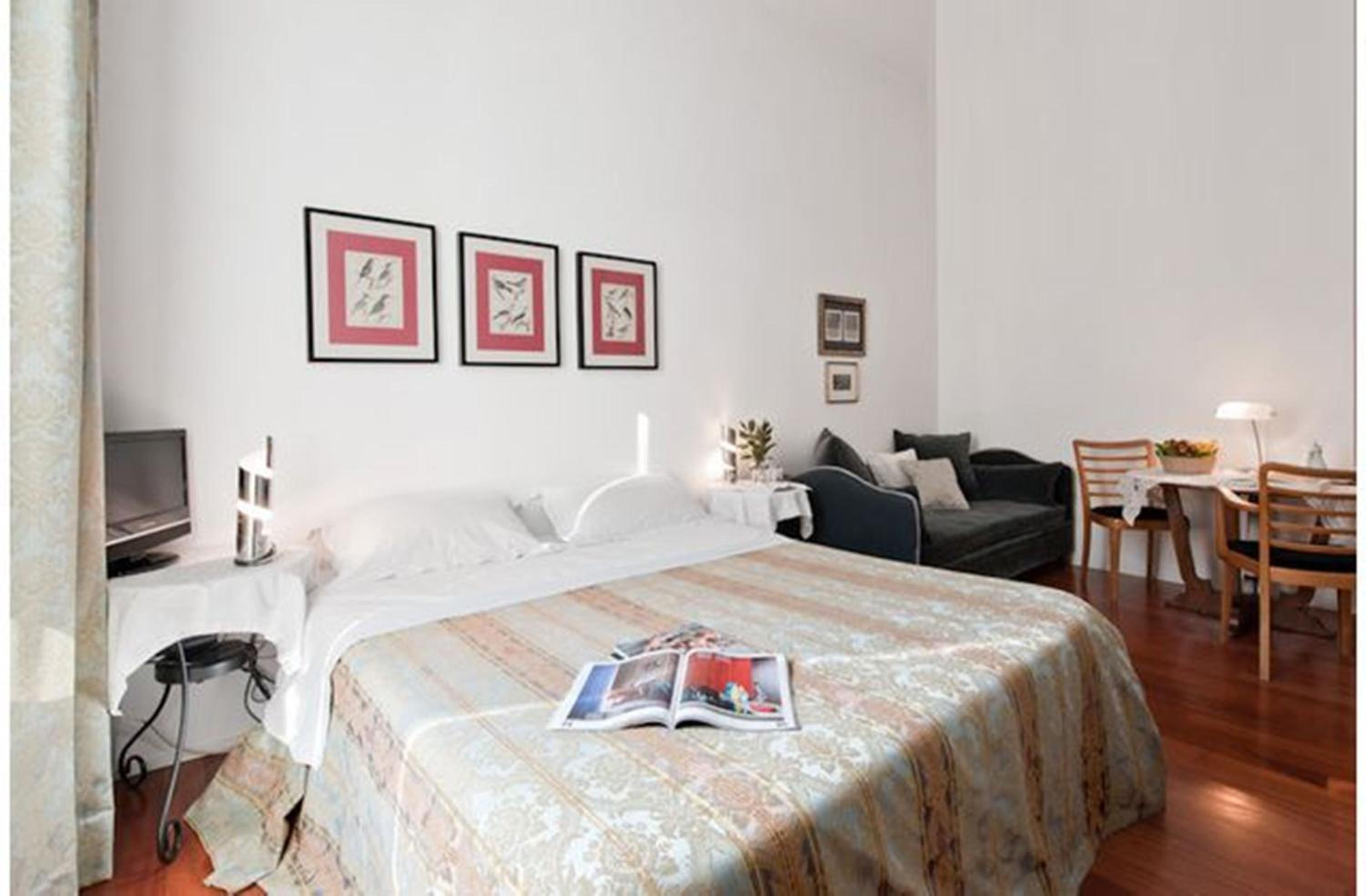 Double or Twin Room with Private Bathroom photo 2