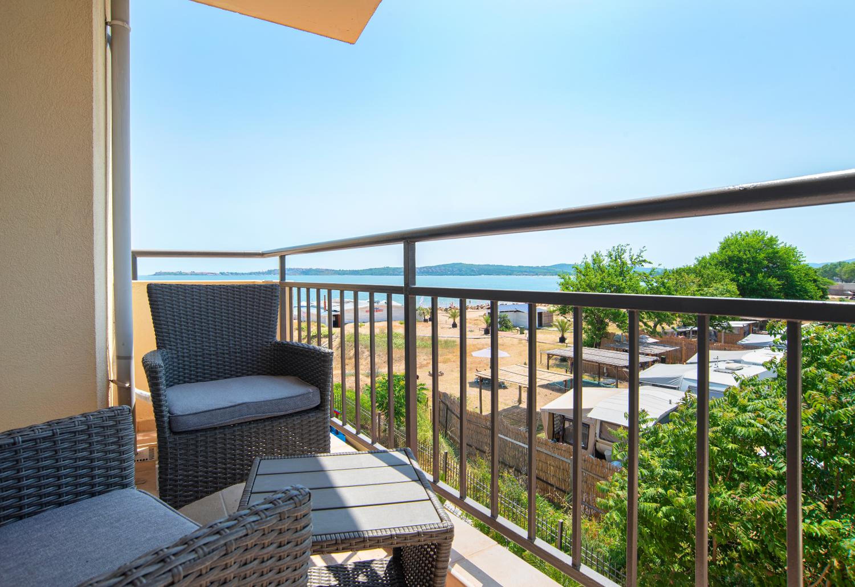 Deluxe Double Room with Side Sea View
