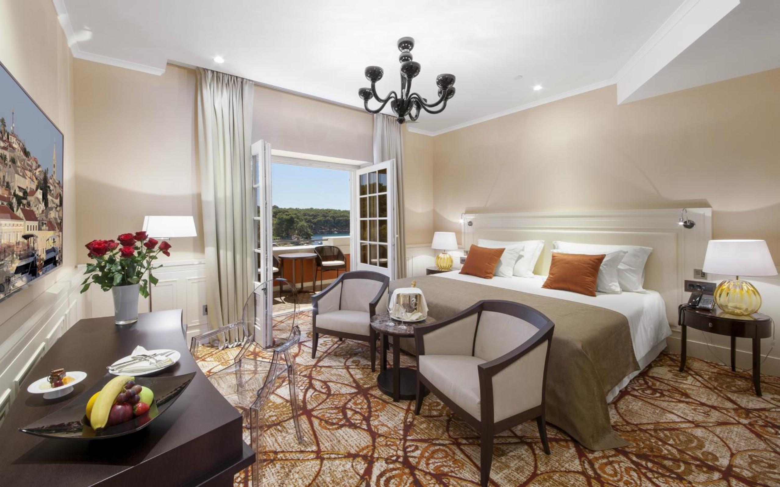 Deluxe Double Room with Balcony and Sea View