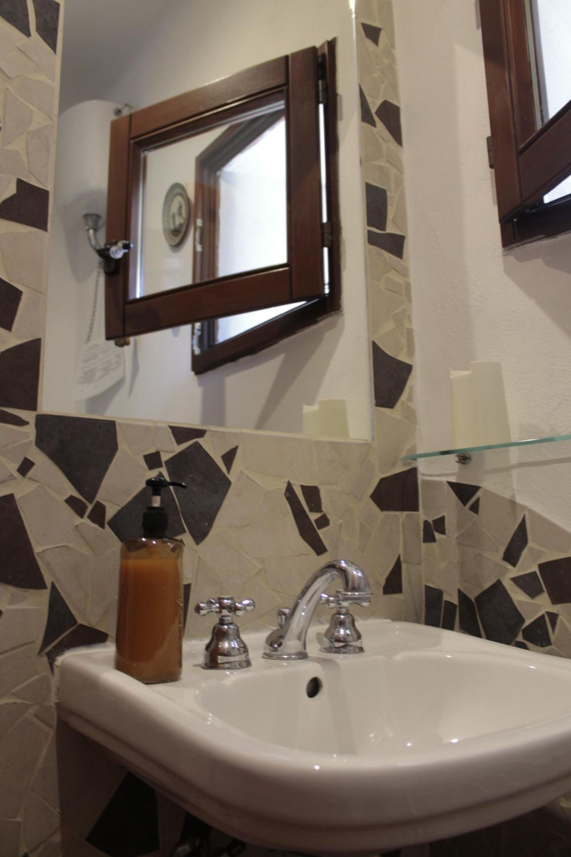 Two-Bedroom Apartment with Terrace - Photo 4