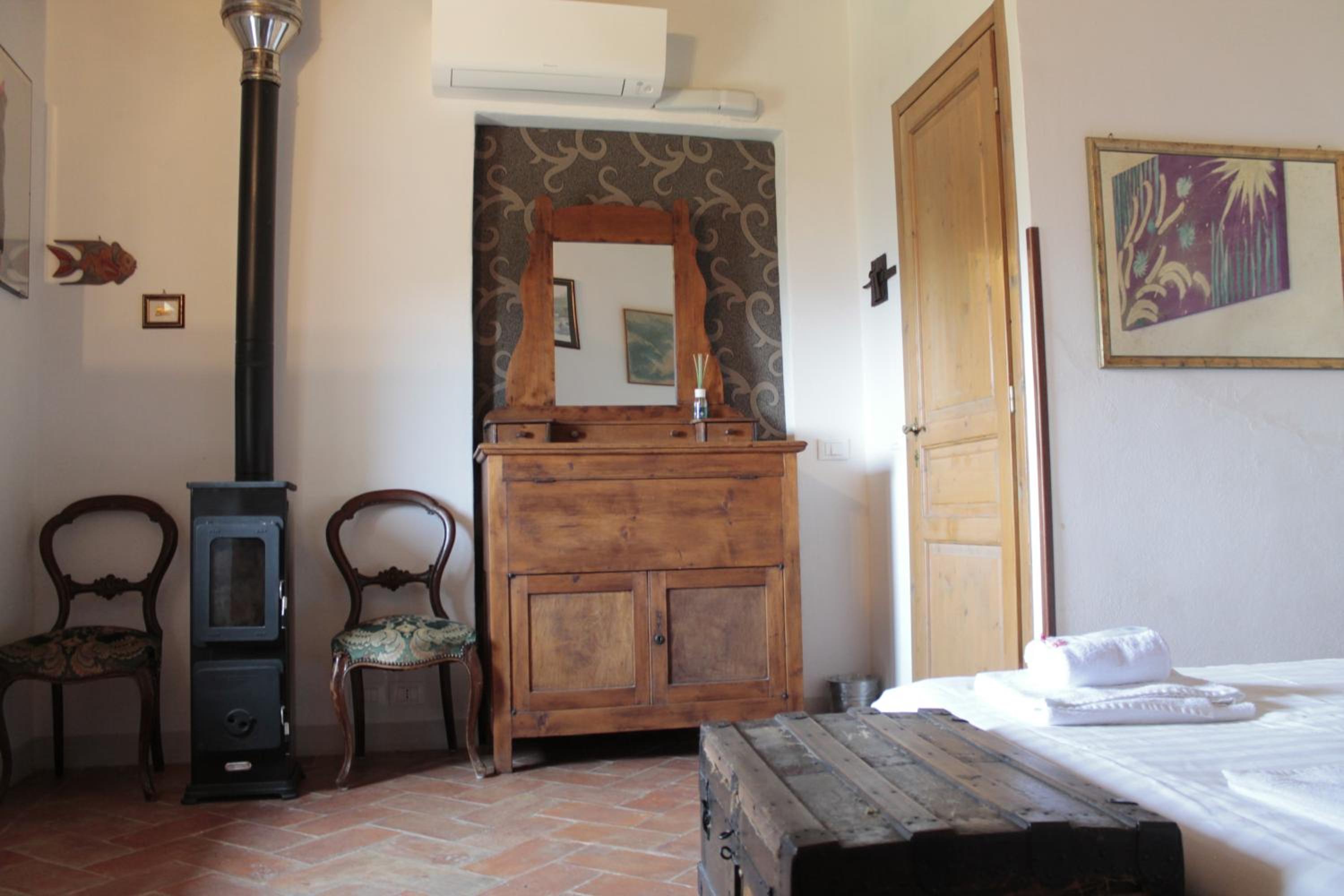 One-Bedroom Apartment - Photo 25