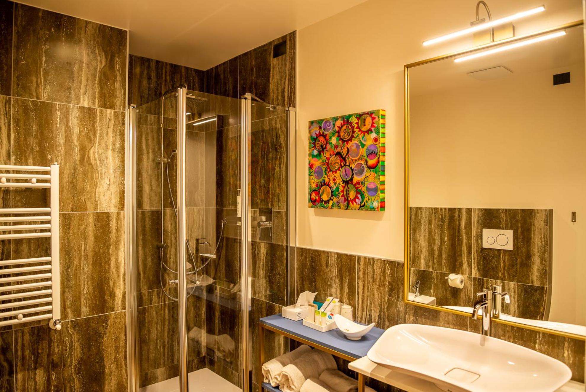 Superior Double or Twin Room - Photo 3