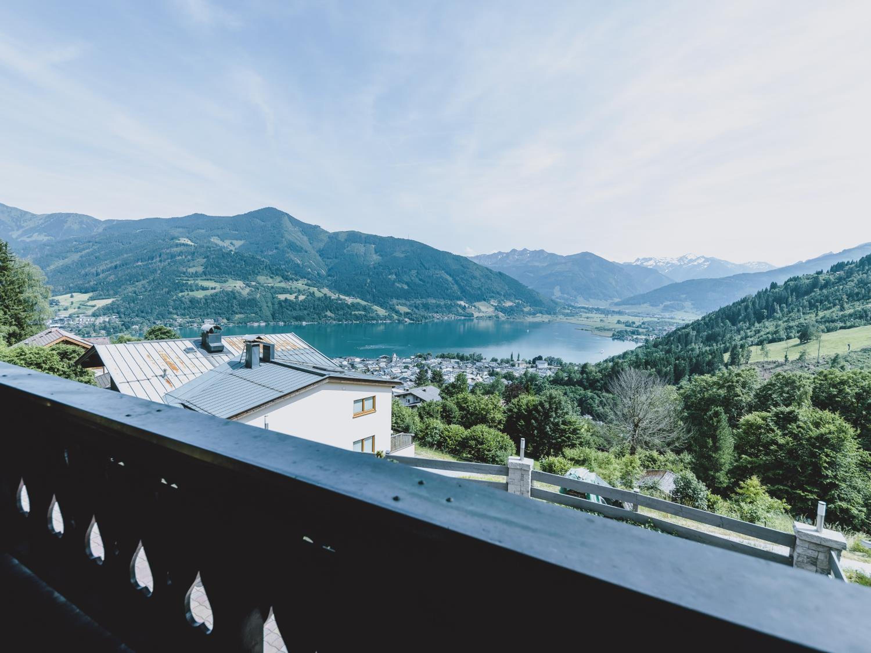 Apartment with Mountain View photo 2
