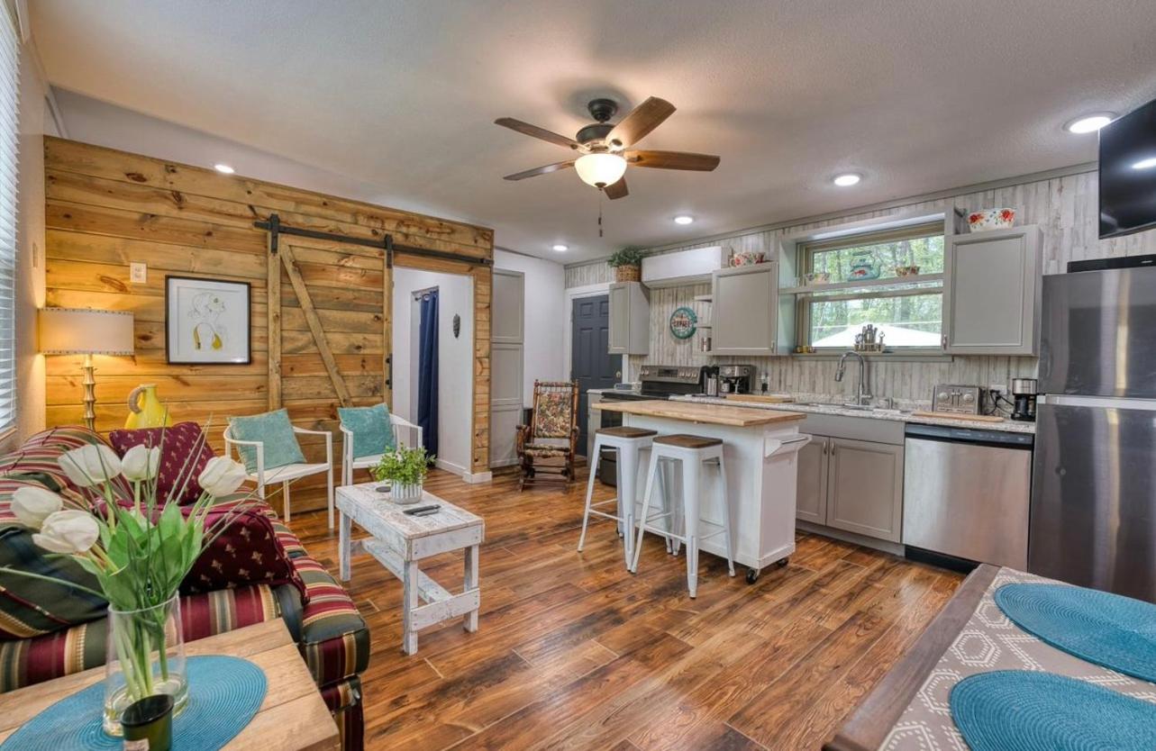 Two-Bedroom House photo 2