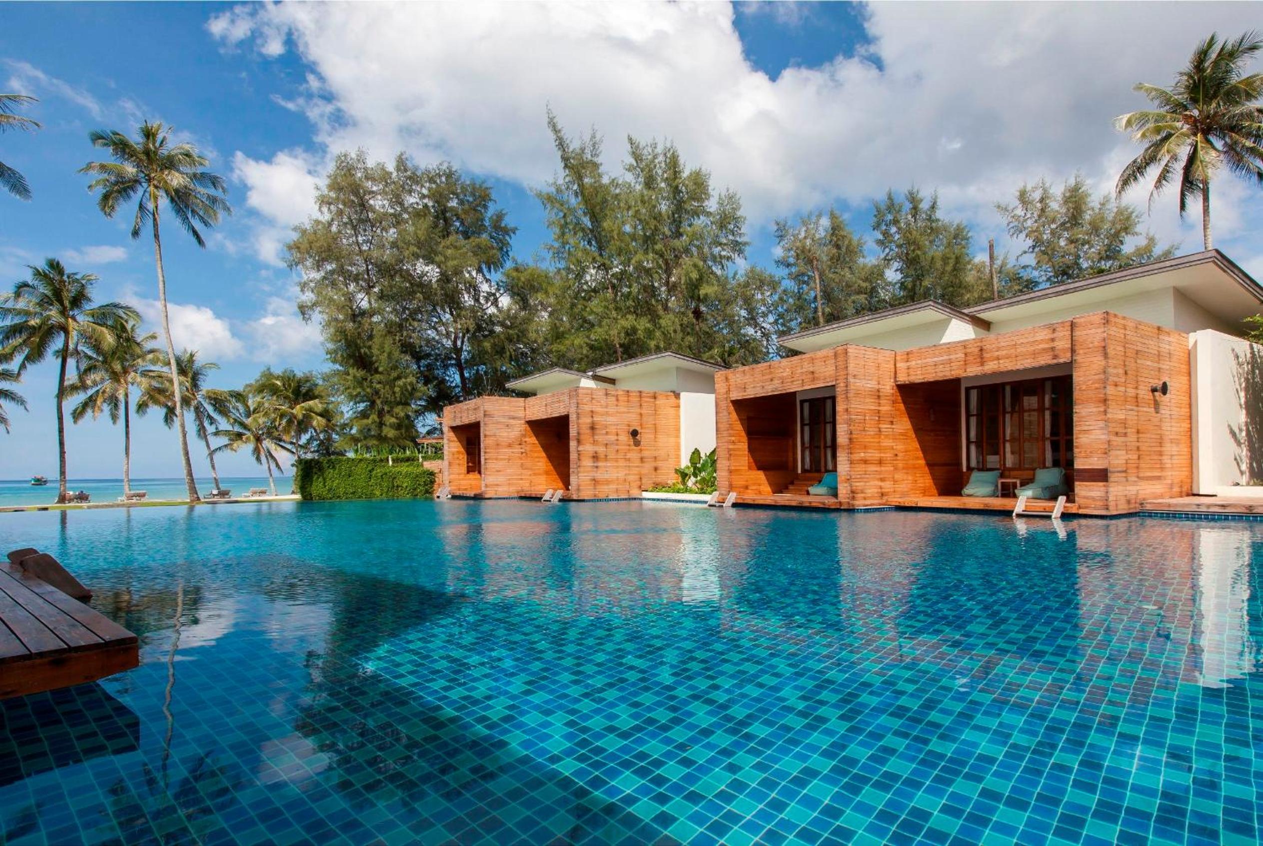 Pool Access Villa - Photo 2