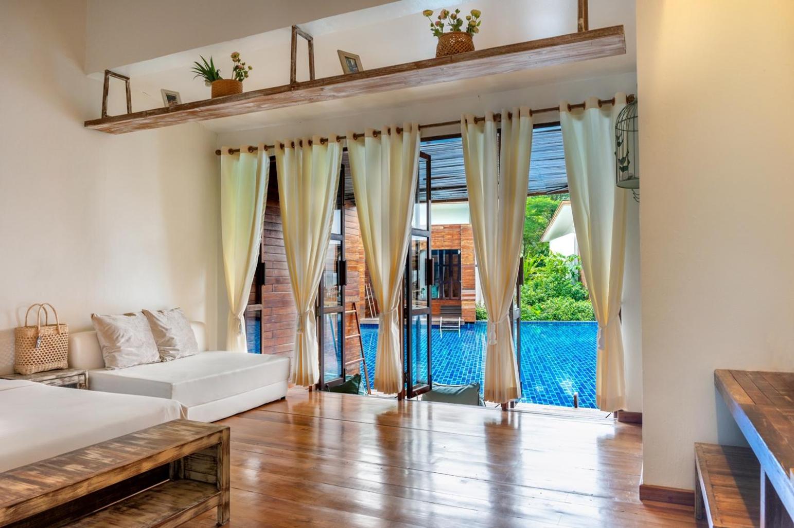 Pool Access Villa - Photo 9