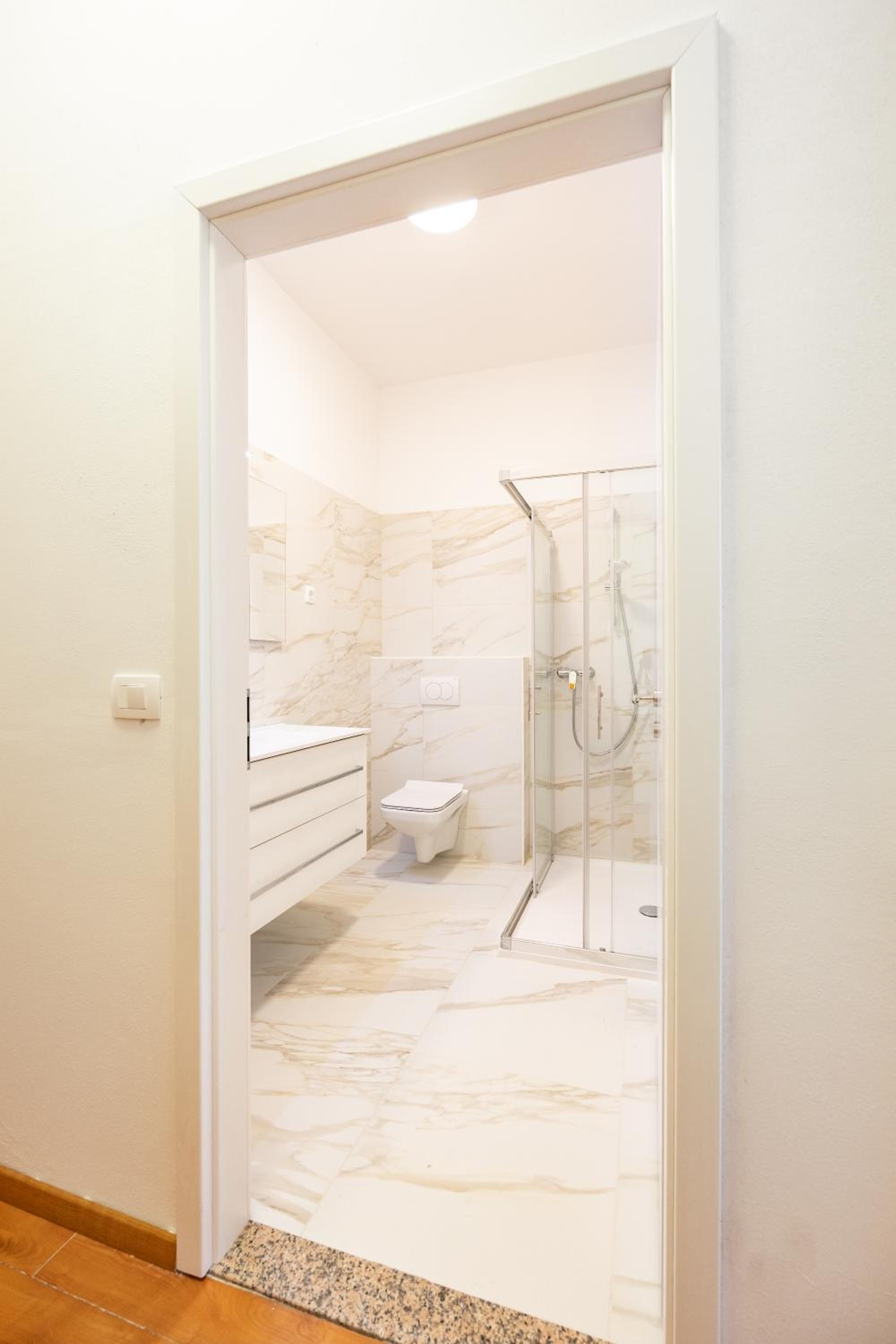 Standard Twin Room with Mountain View - Photo 4