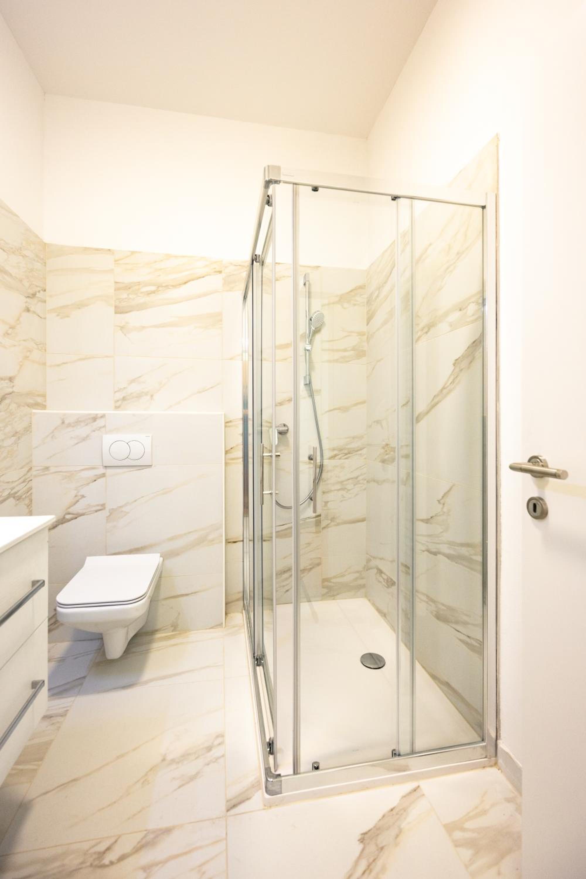 Standard Twin Room with Mountain View - Photo 12