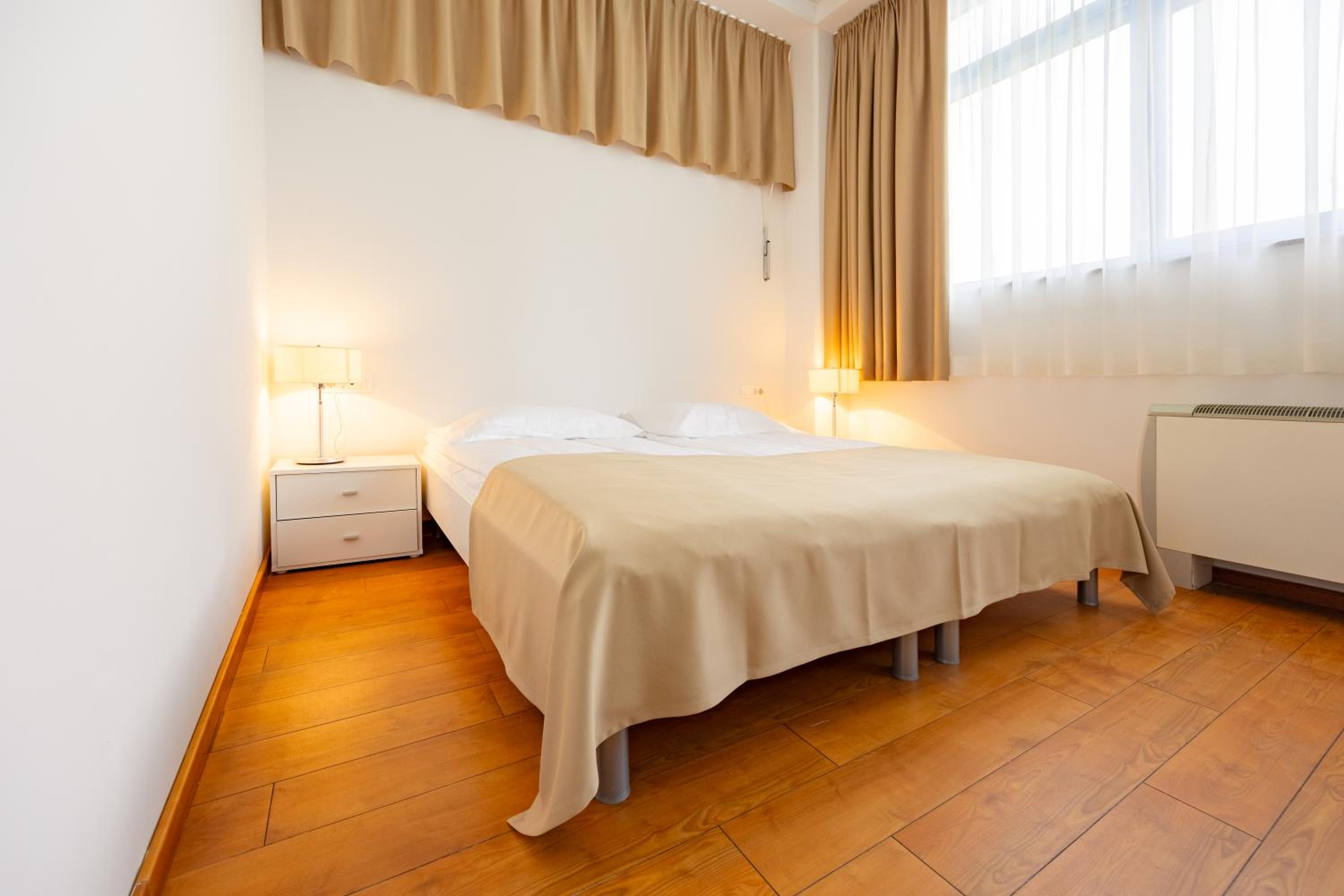 Standard Twin Room with Mountain View - Photo 14
