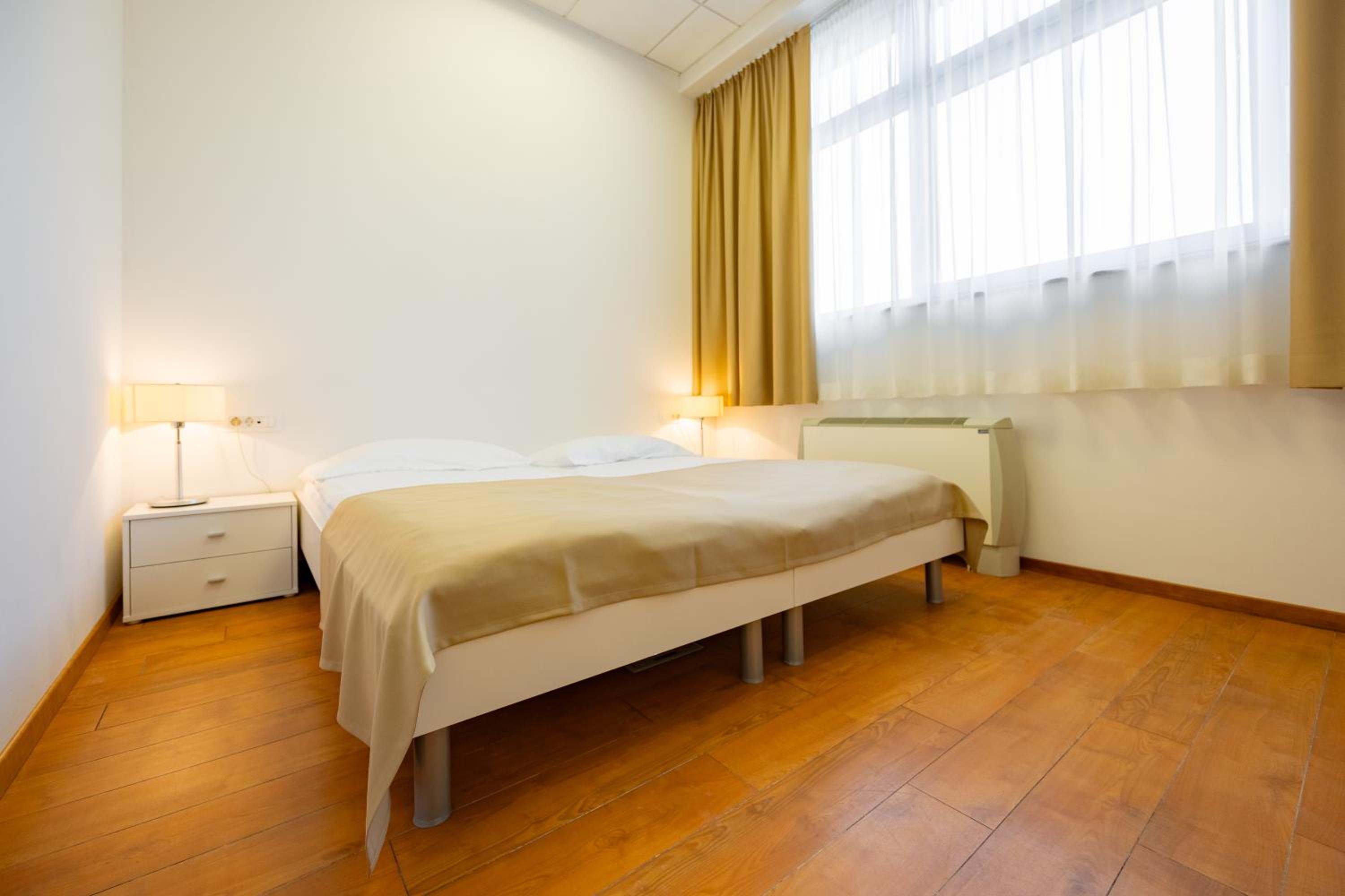 Standard Twin Room with Mountain View - Photo 18