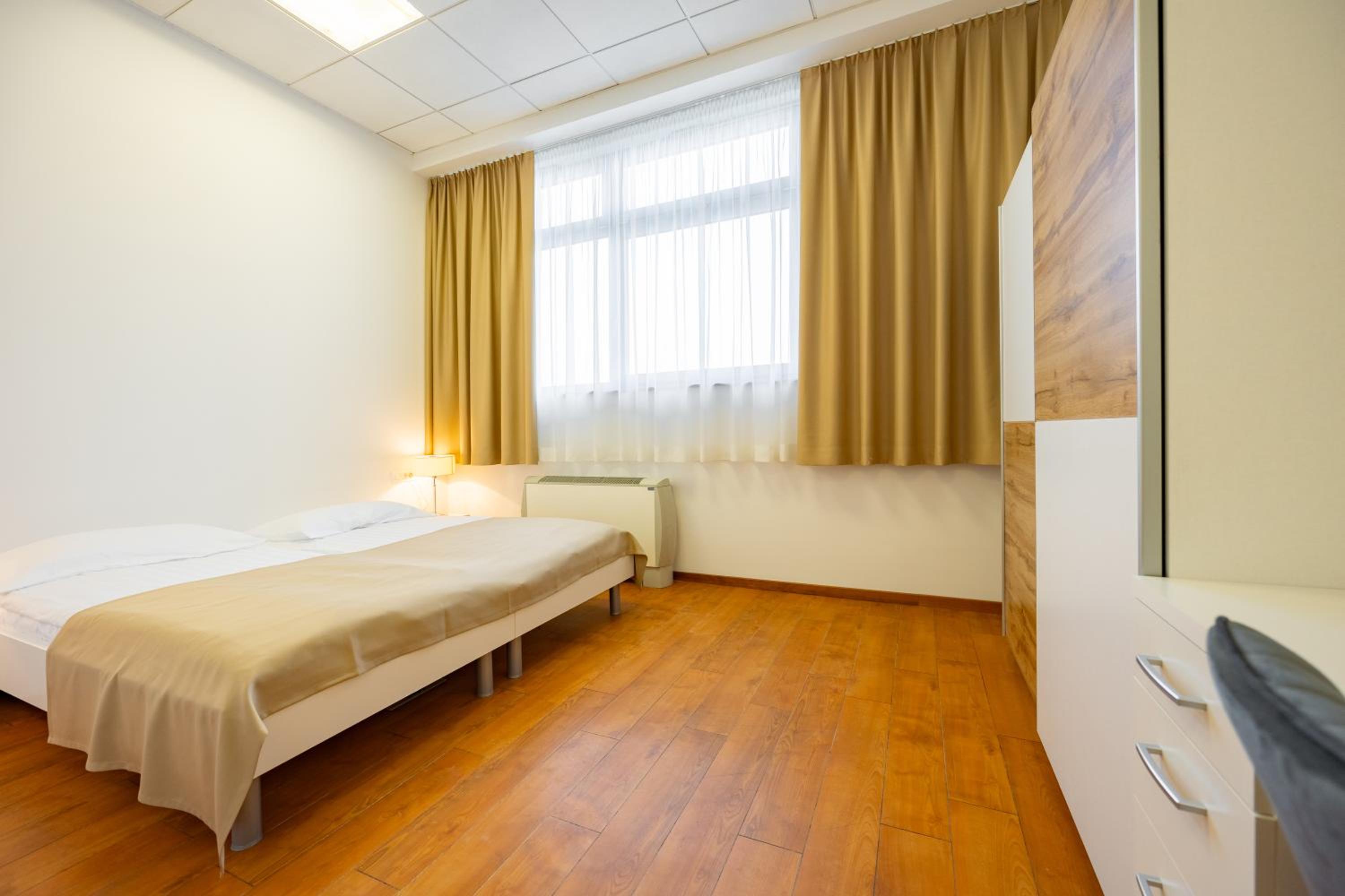 Standard Twin Room with Mountain View - Photo 32