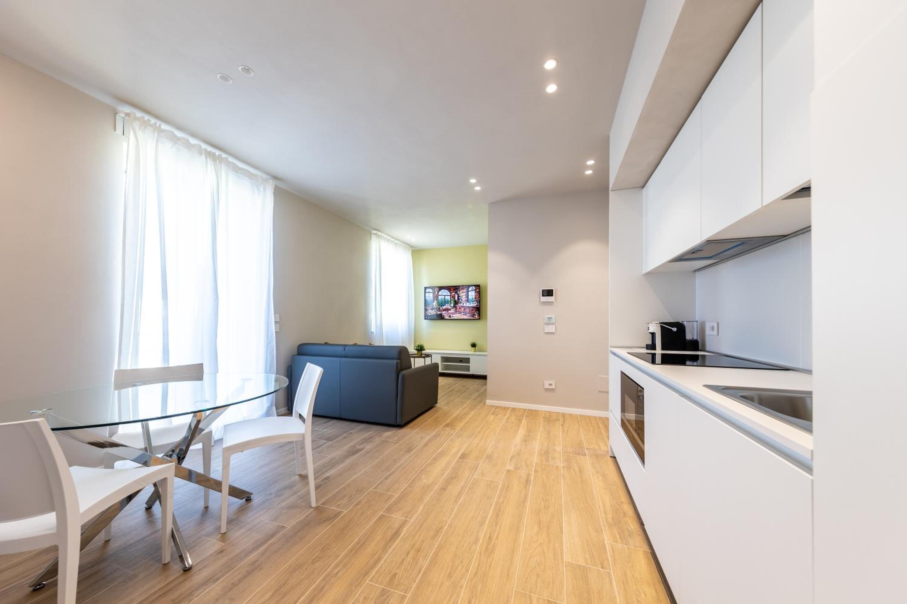 Apartment with Lake View