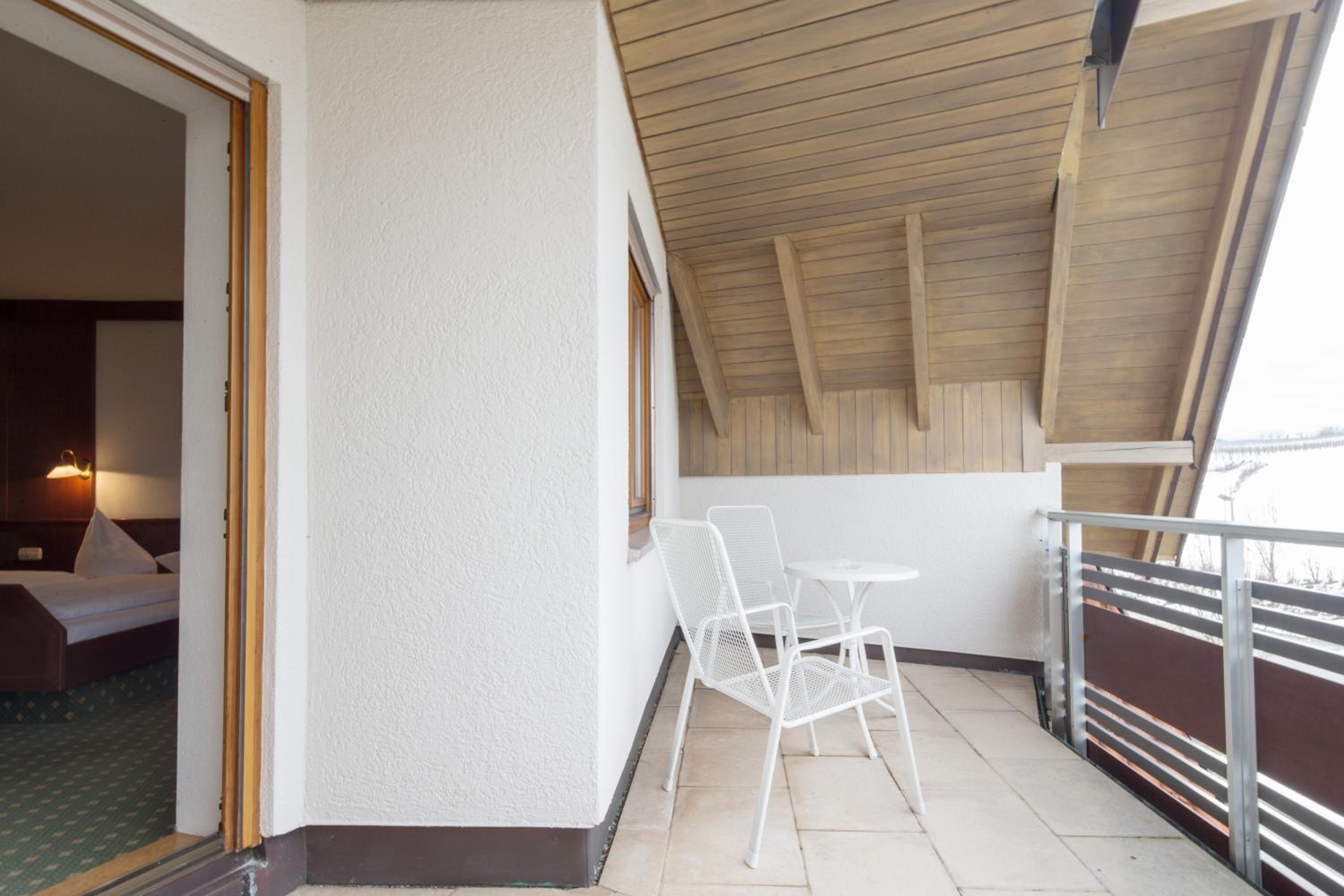 Standard Double Room - Photo 15