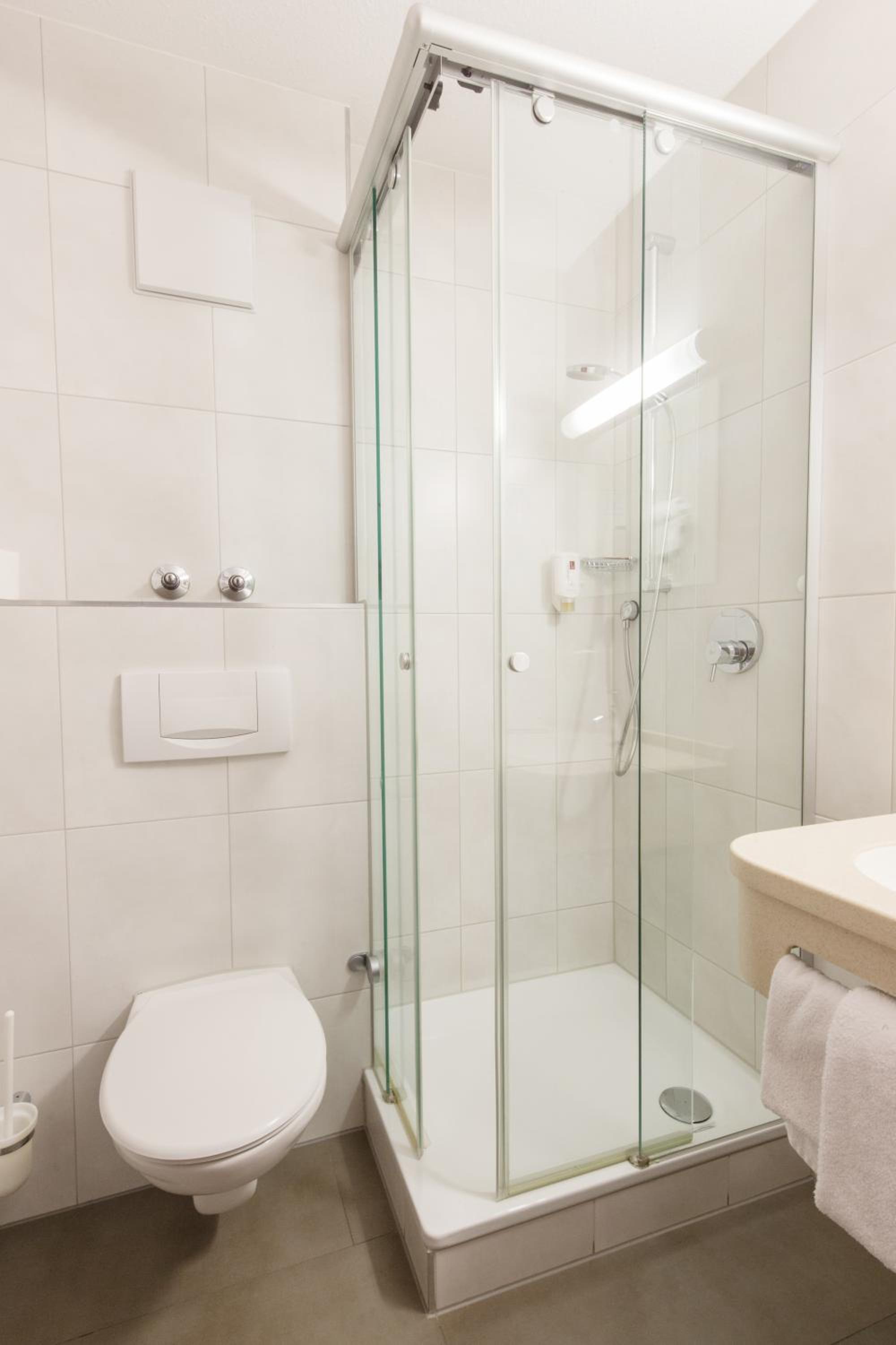Standard Double Room - Photo 14