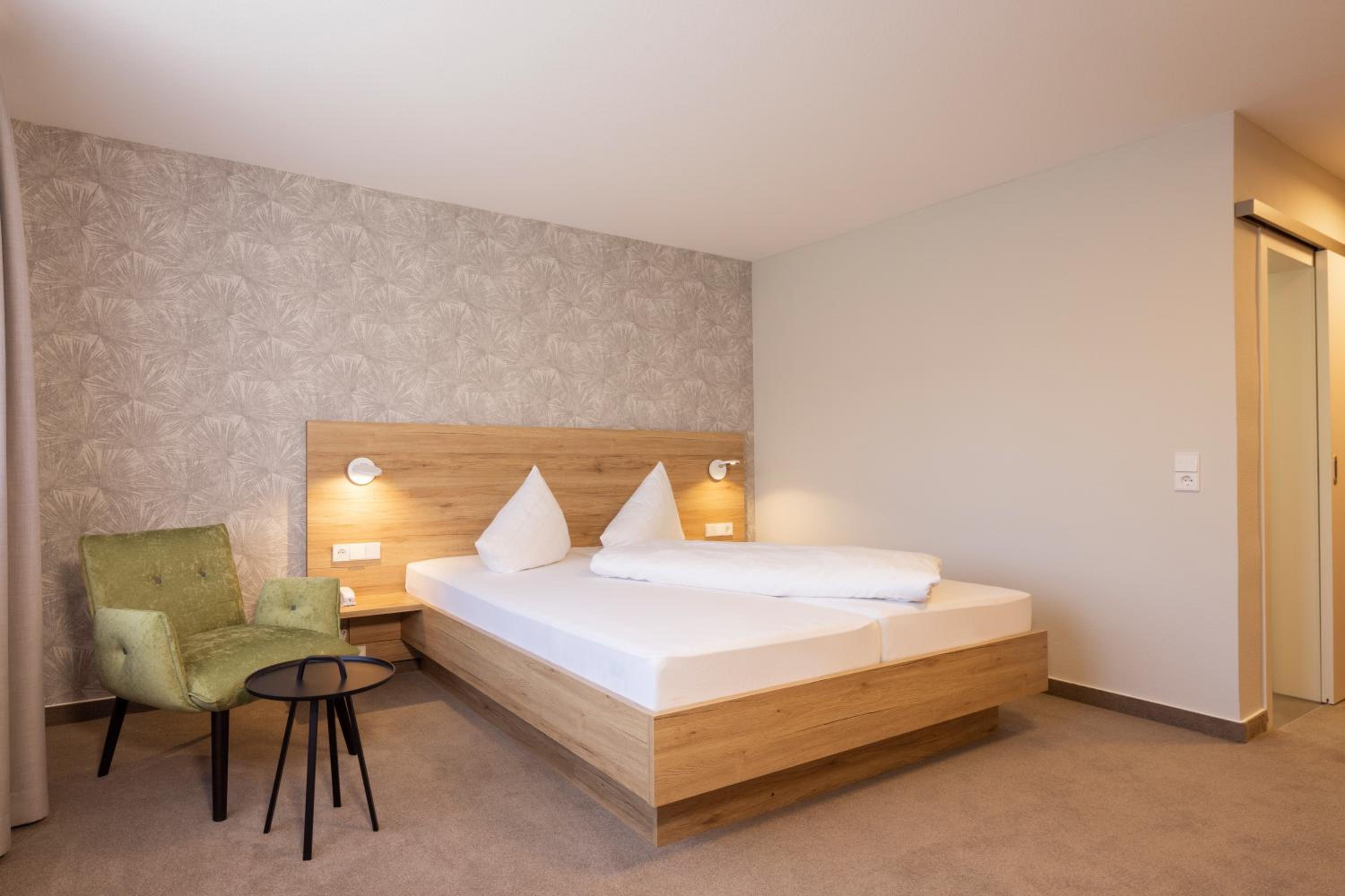 Standard Double Room - Photo 7