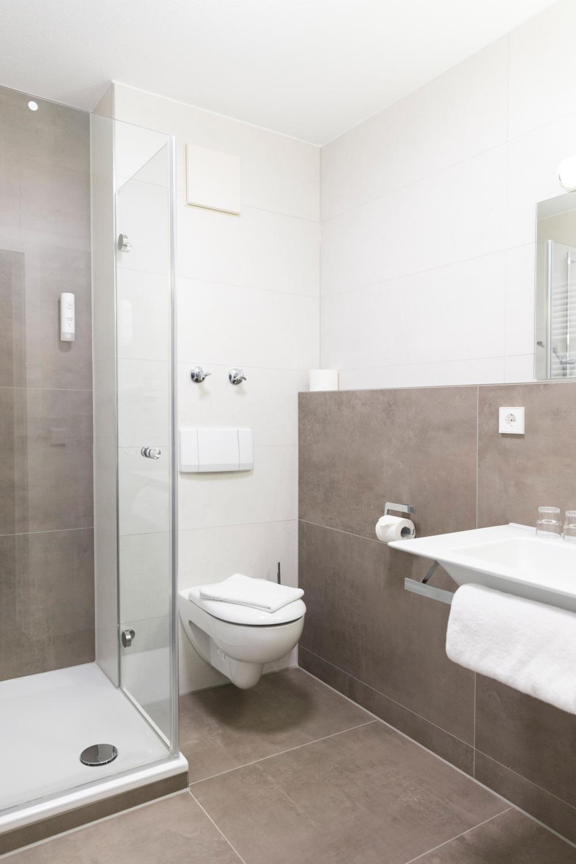 Standard Double Room - Photo 4