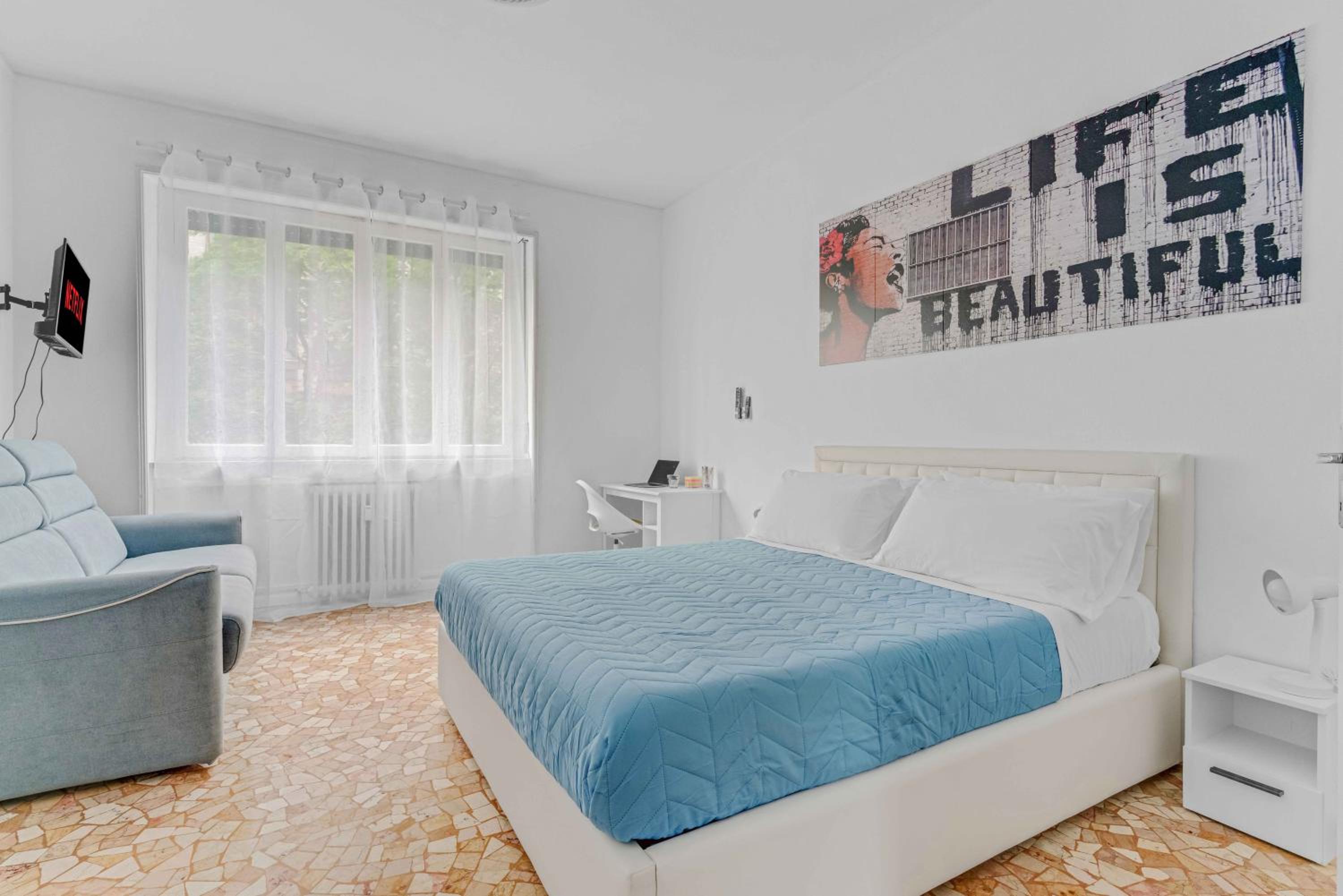 One-Bedroom Apartment