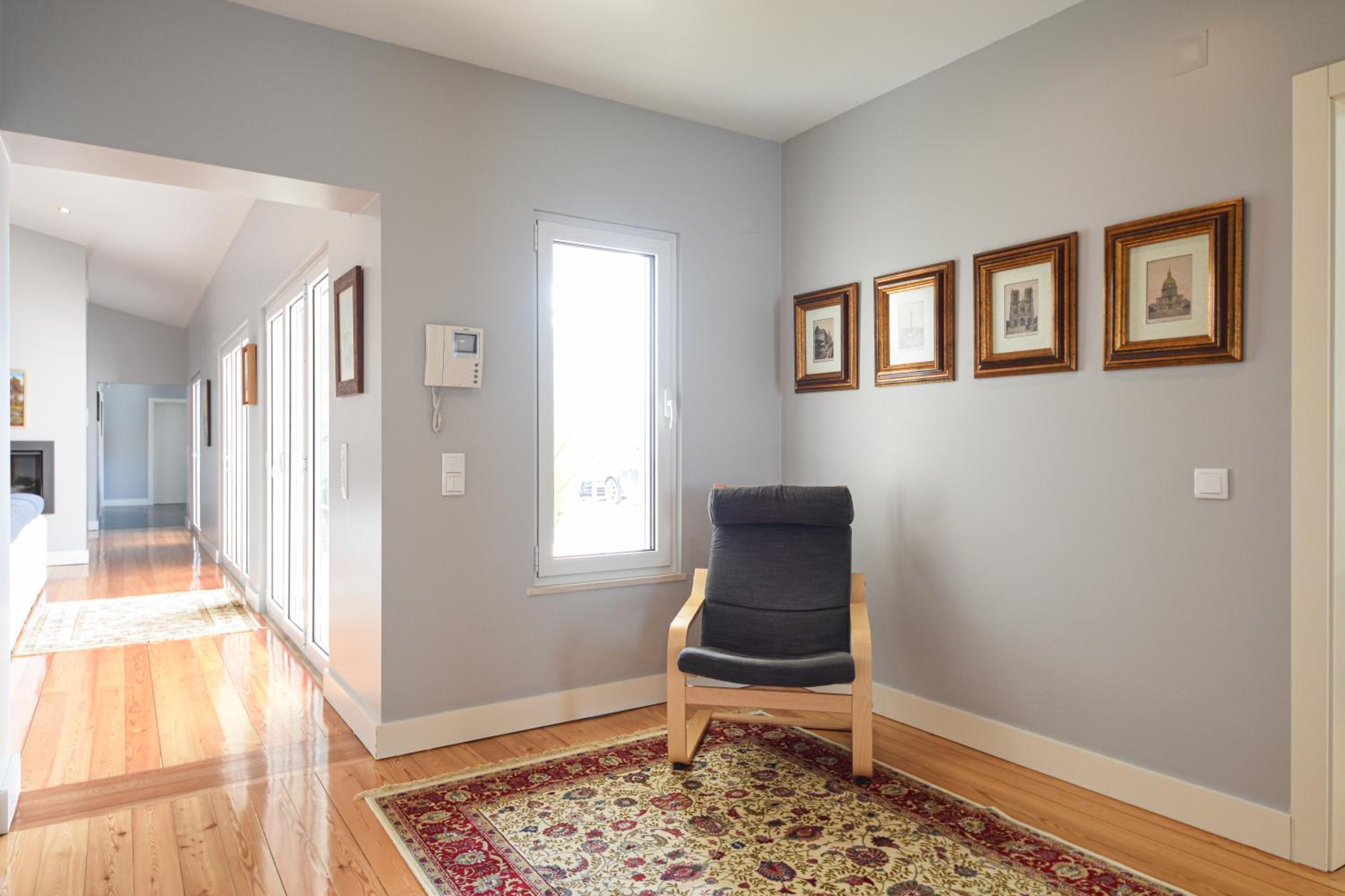Four-Bedroom House photo 3