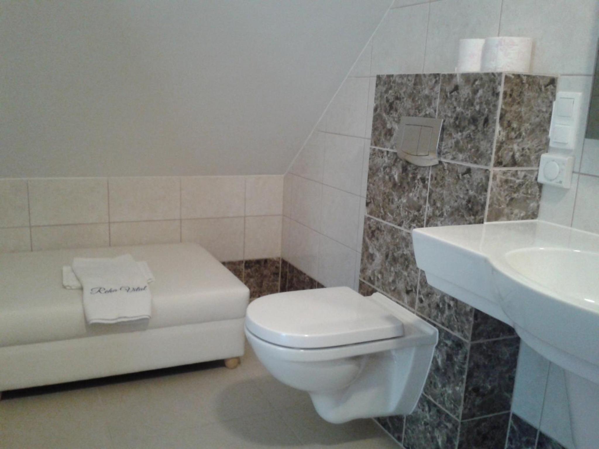 Deluxe Double Room with Shower photo 3