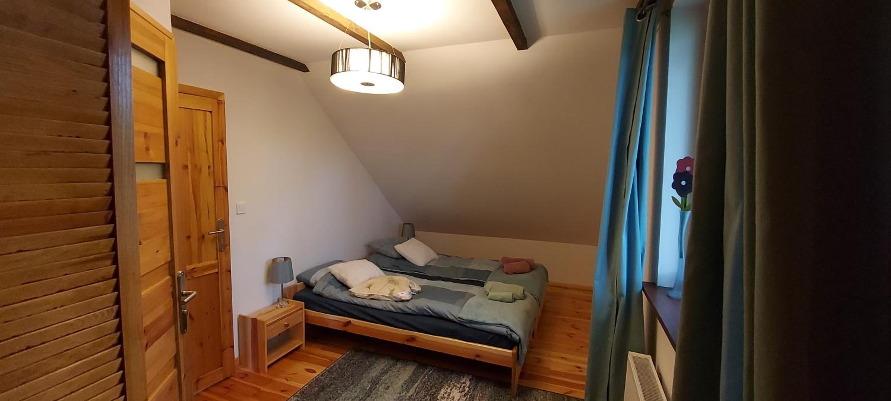 Large Double Room - Photo 7