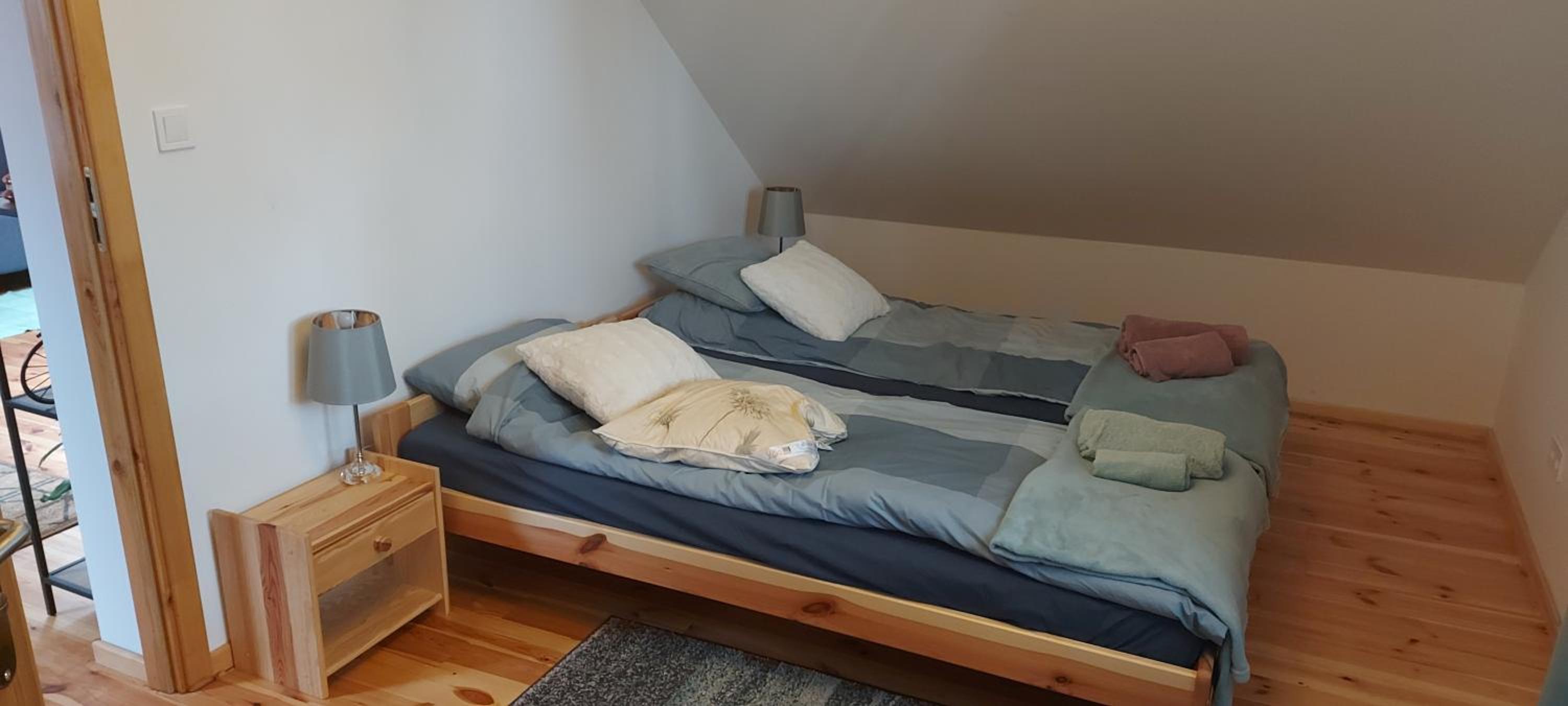 Large Double Room - Photo 3