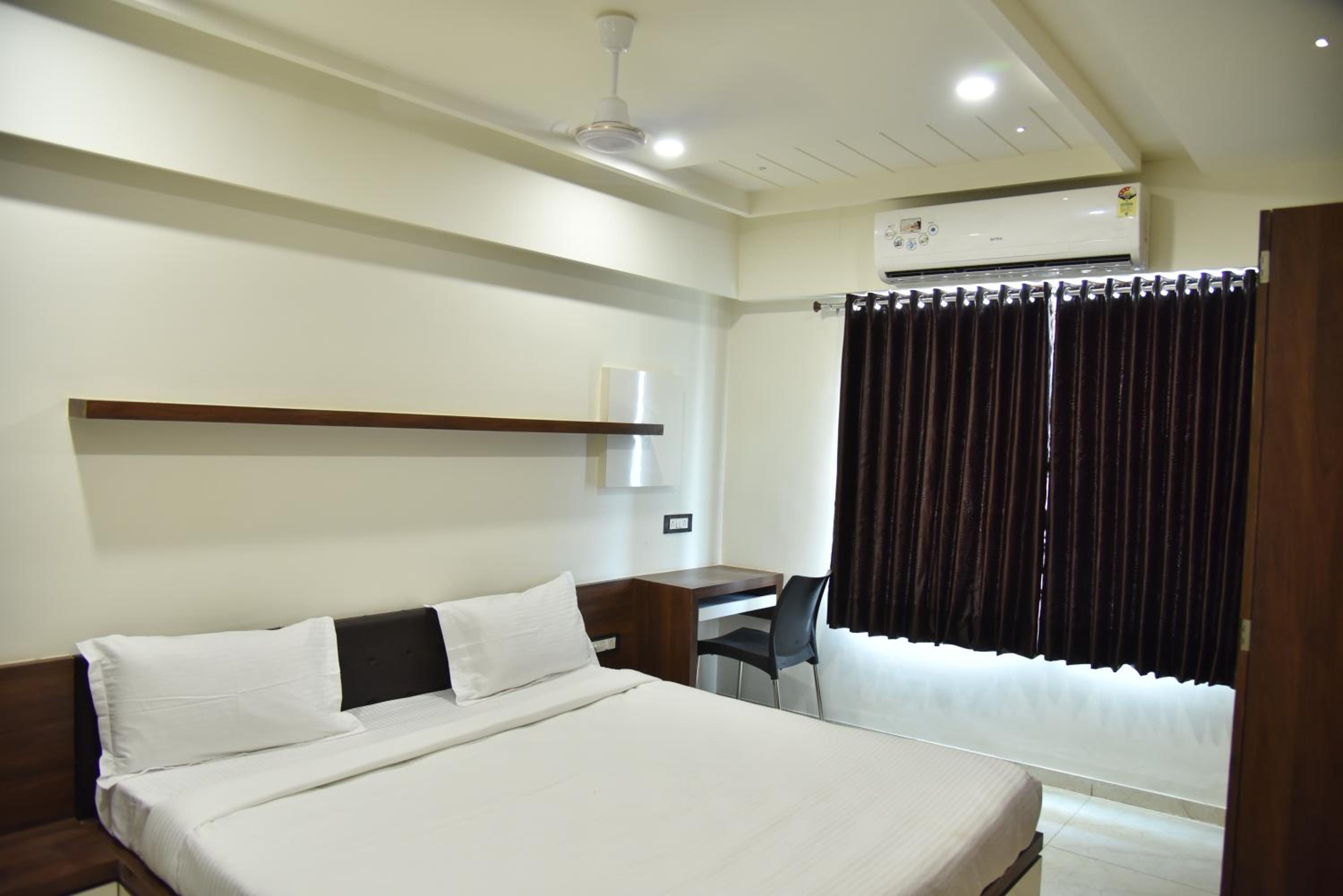 Deluxe Double Room photo 2