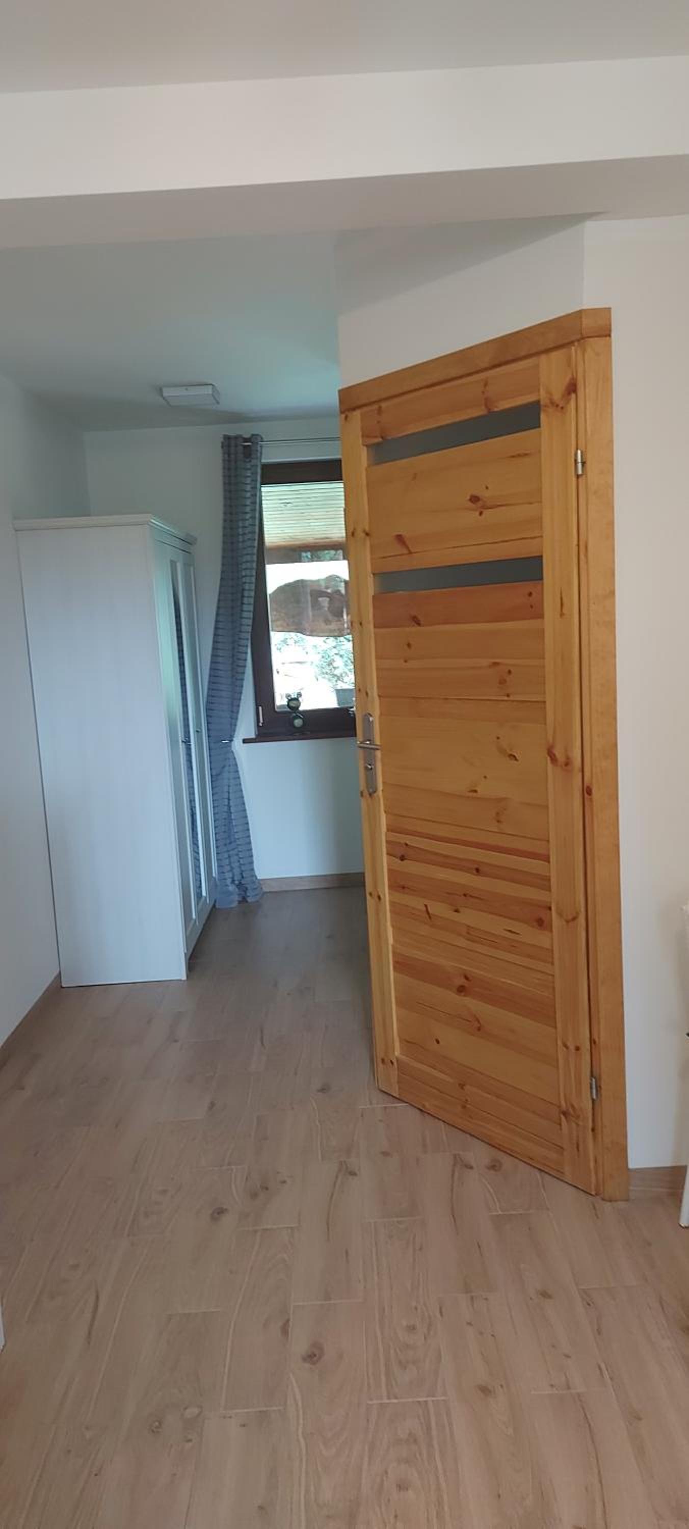 Deluxe Double Room with Shower - Photo 4