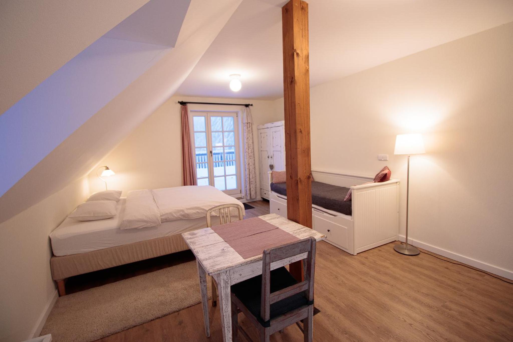 Deluxe Double Room (2 Adults + 1 Child)