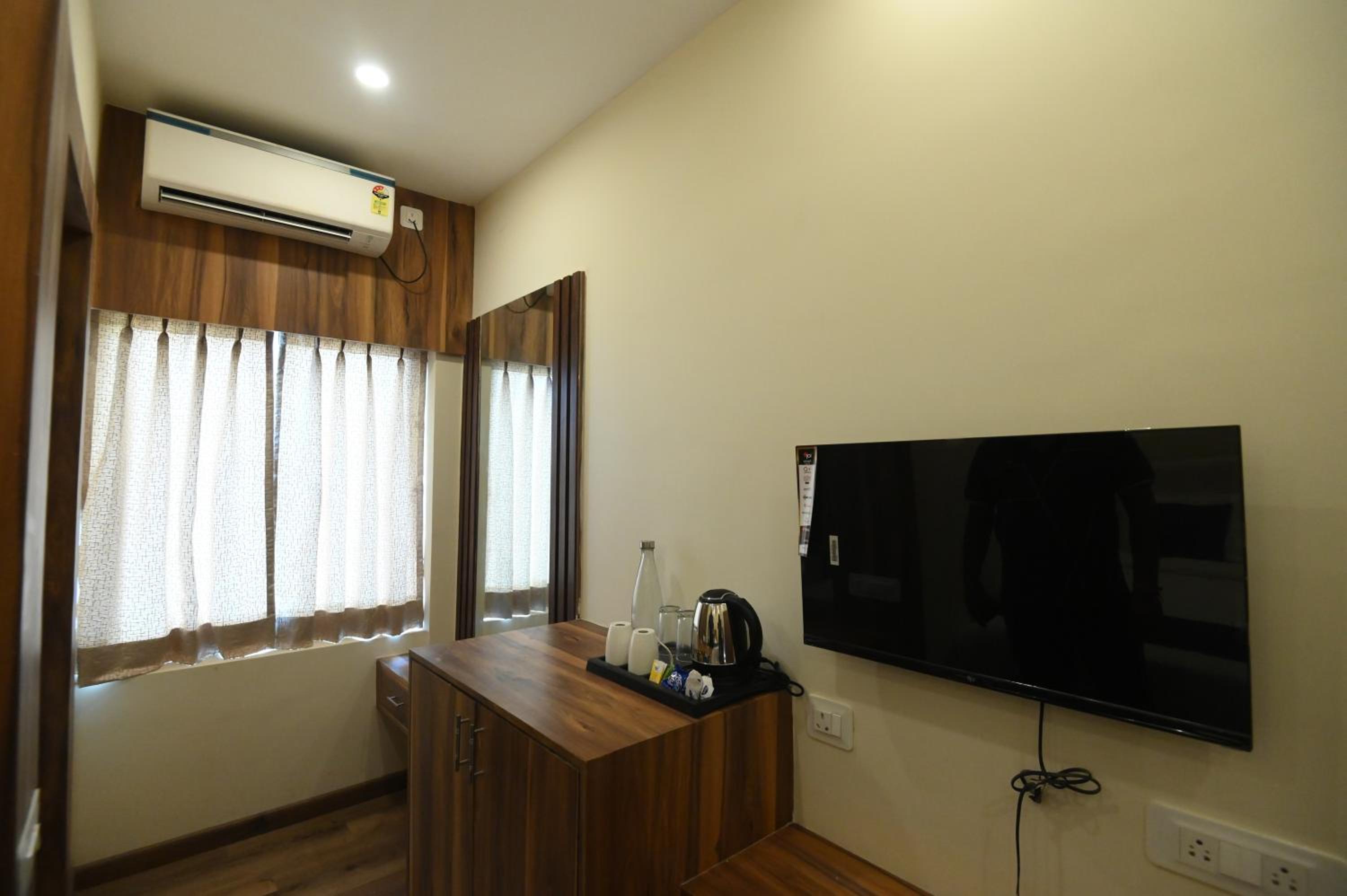 Deluxe Room - Photo 1
