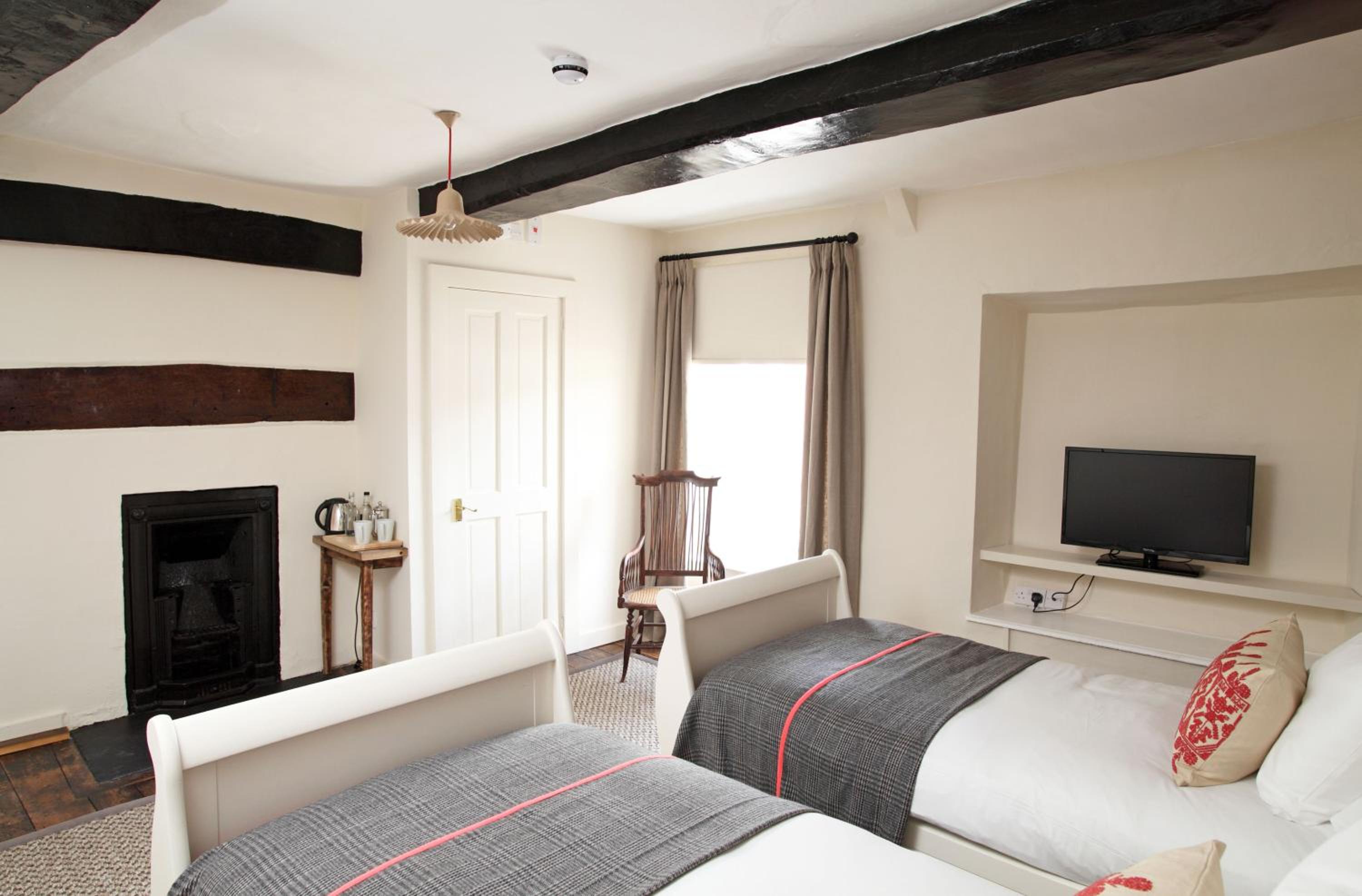Standard Twin Room - Photo 2