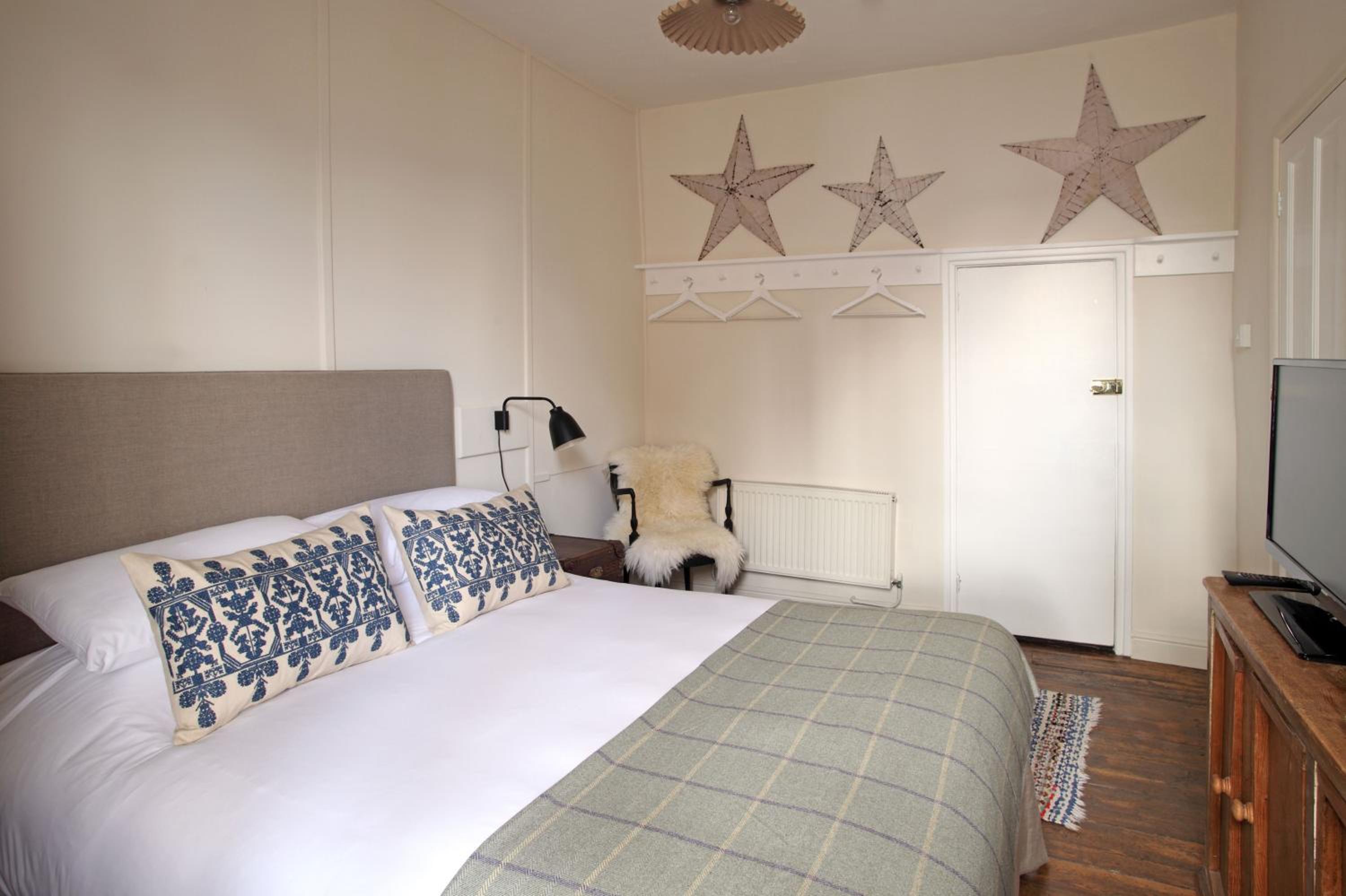 Standard Double Room - Photo 2