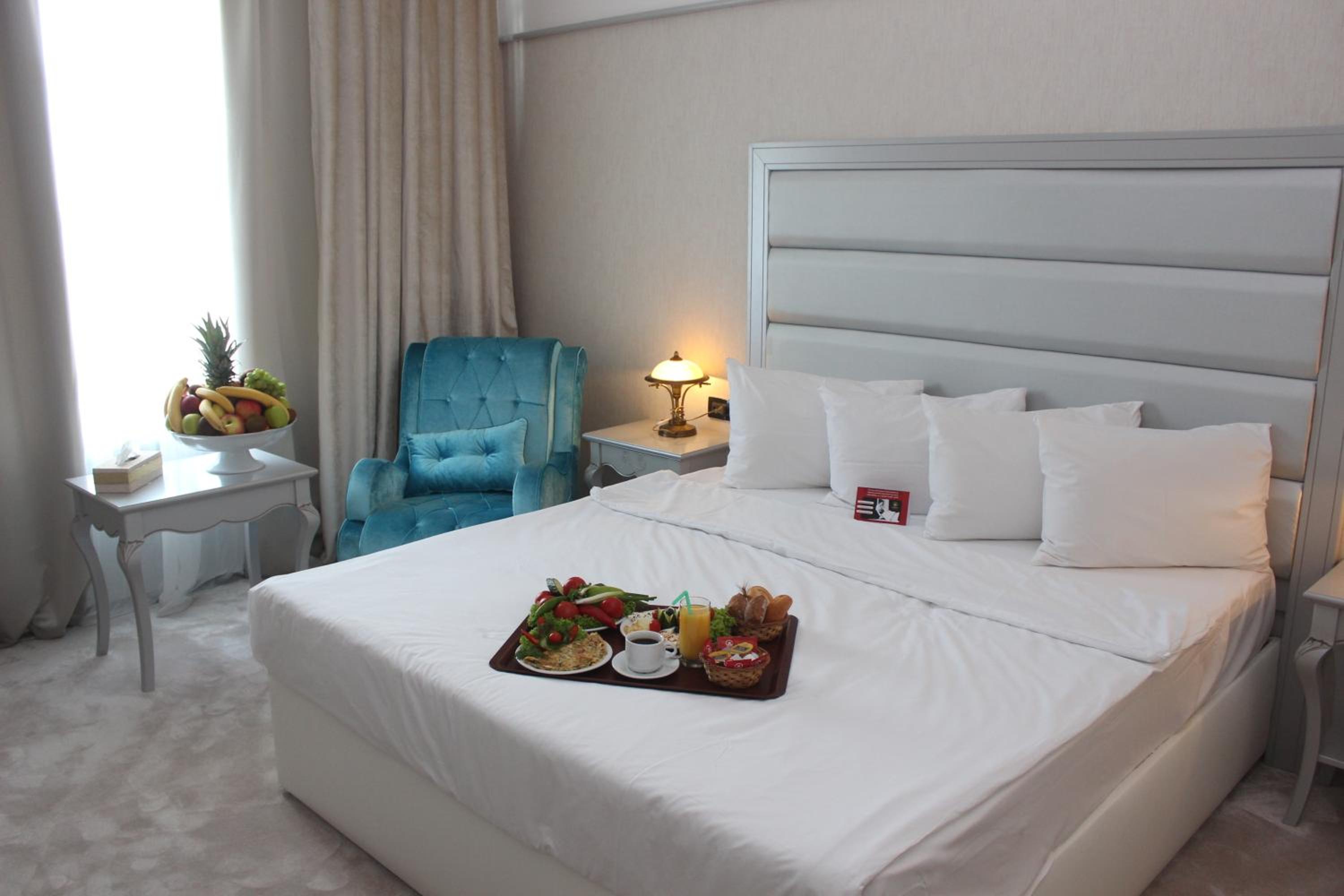 Premium King Size Bed Room - Photo 6