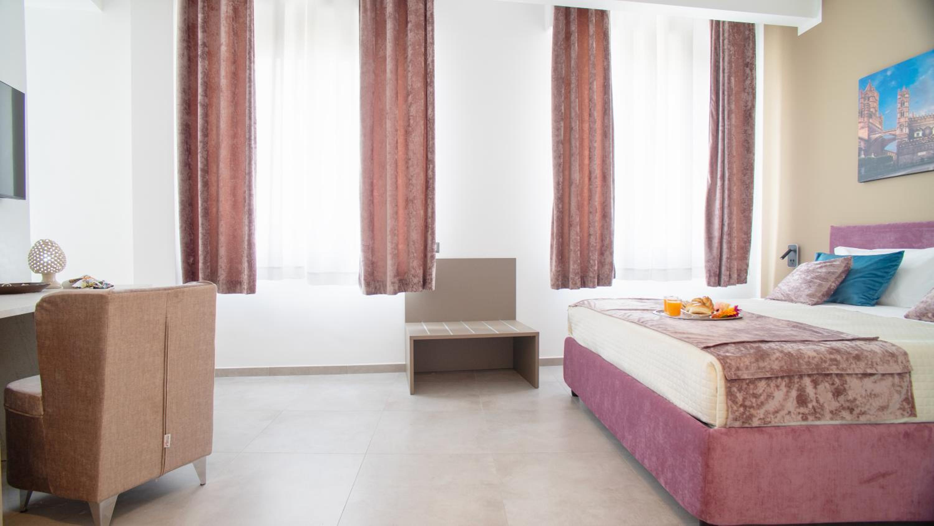 Double Room with Private Bathroom photo 1