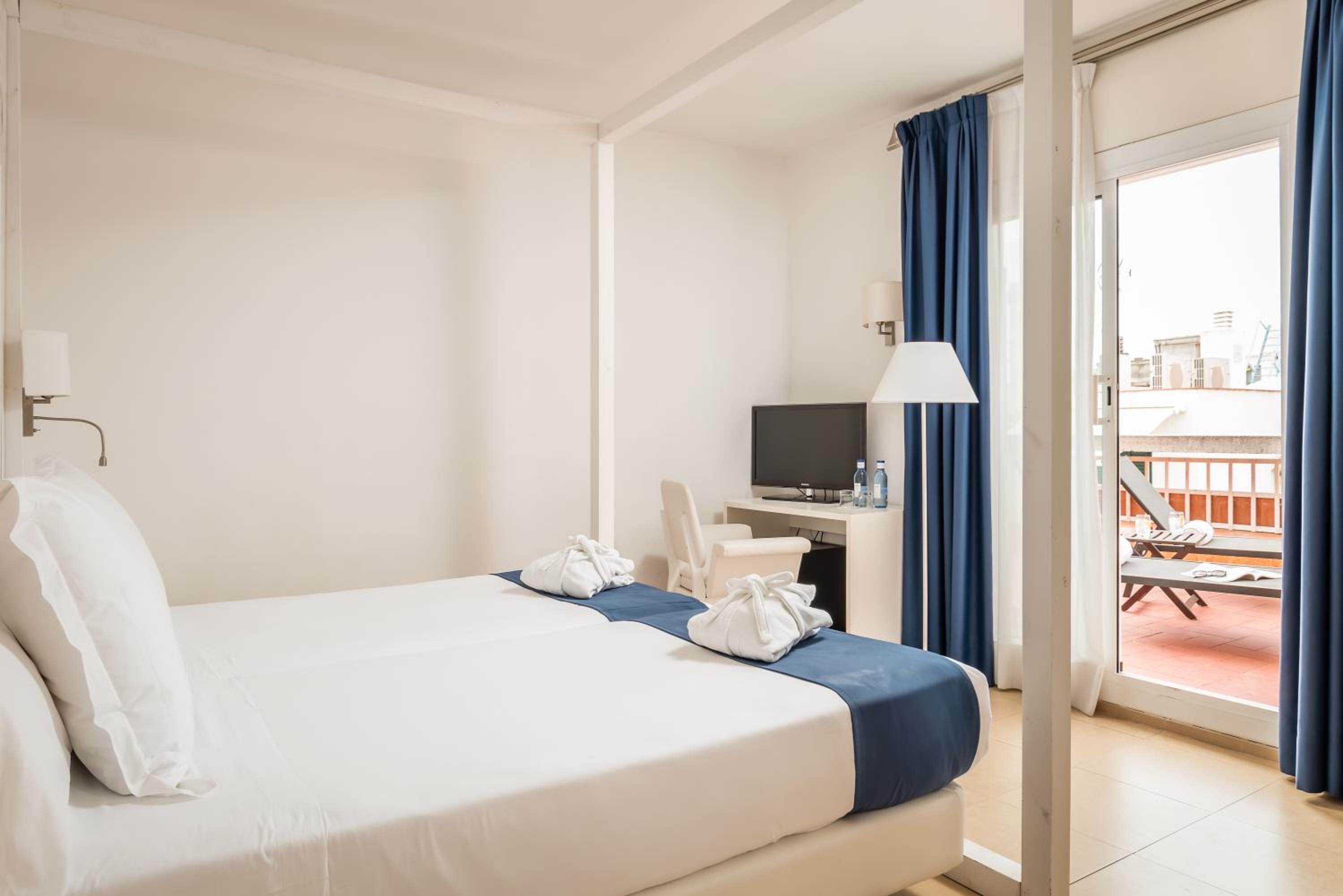Double Room with Terrace - Photo 6