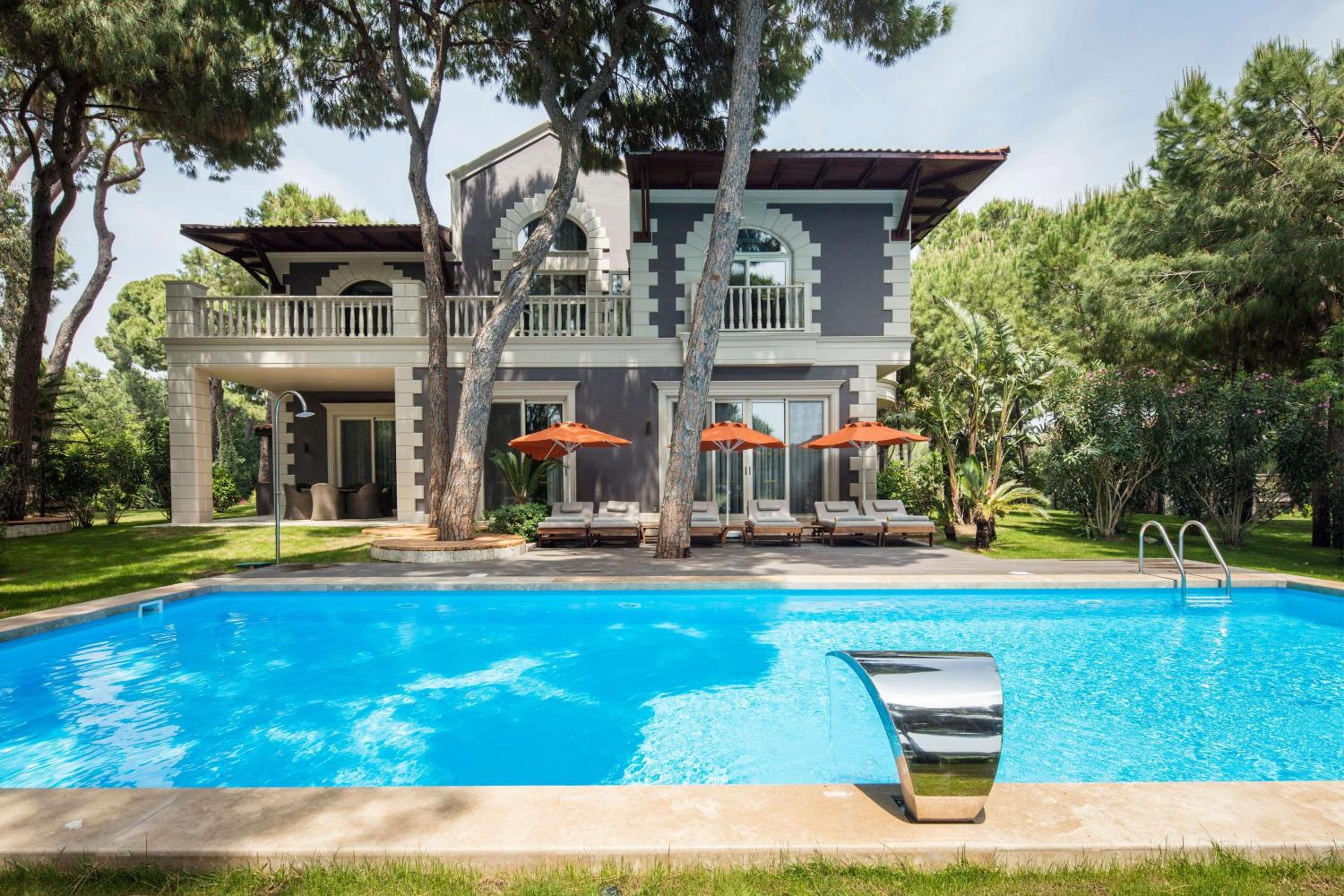 Albatross Villa
