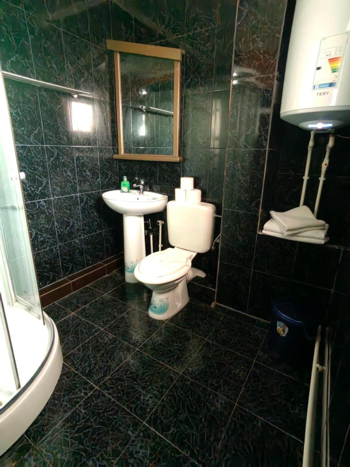 Double Room - Photo 17