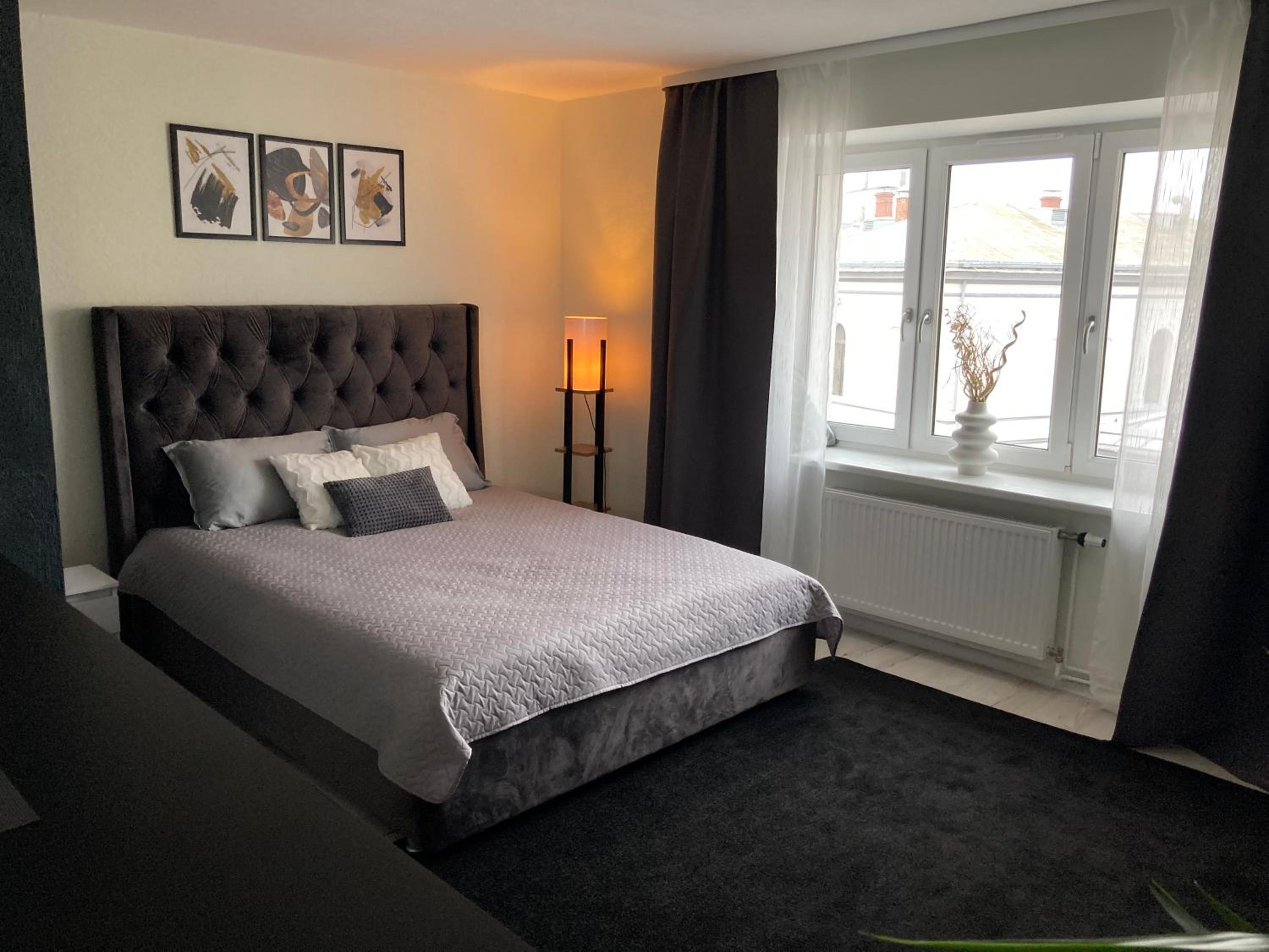 One-Bedroom Apartment - Photo 8