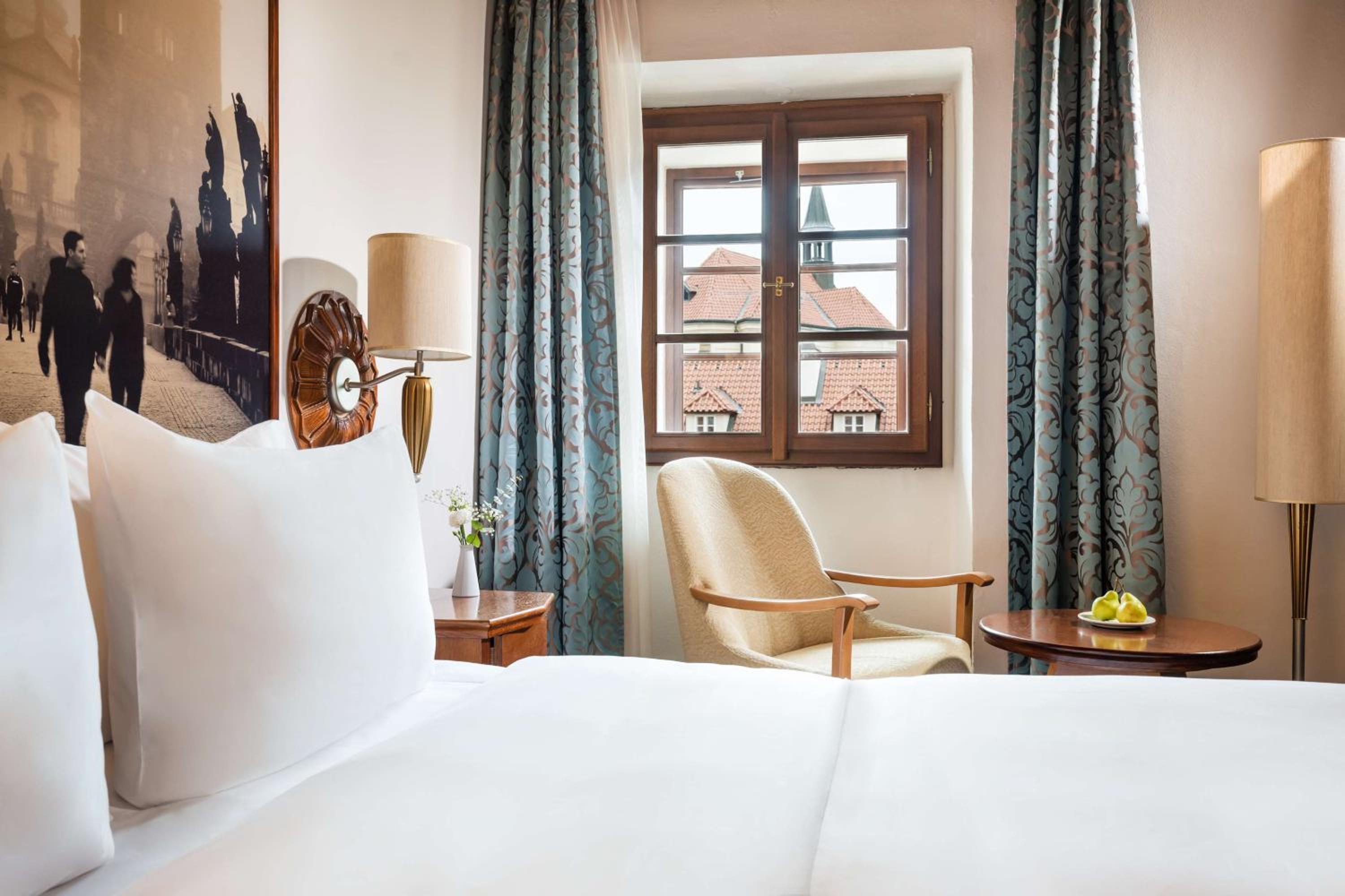 Deluxe King Room with Monastery View photo 1