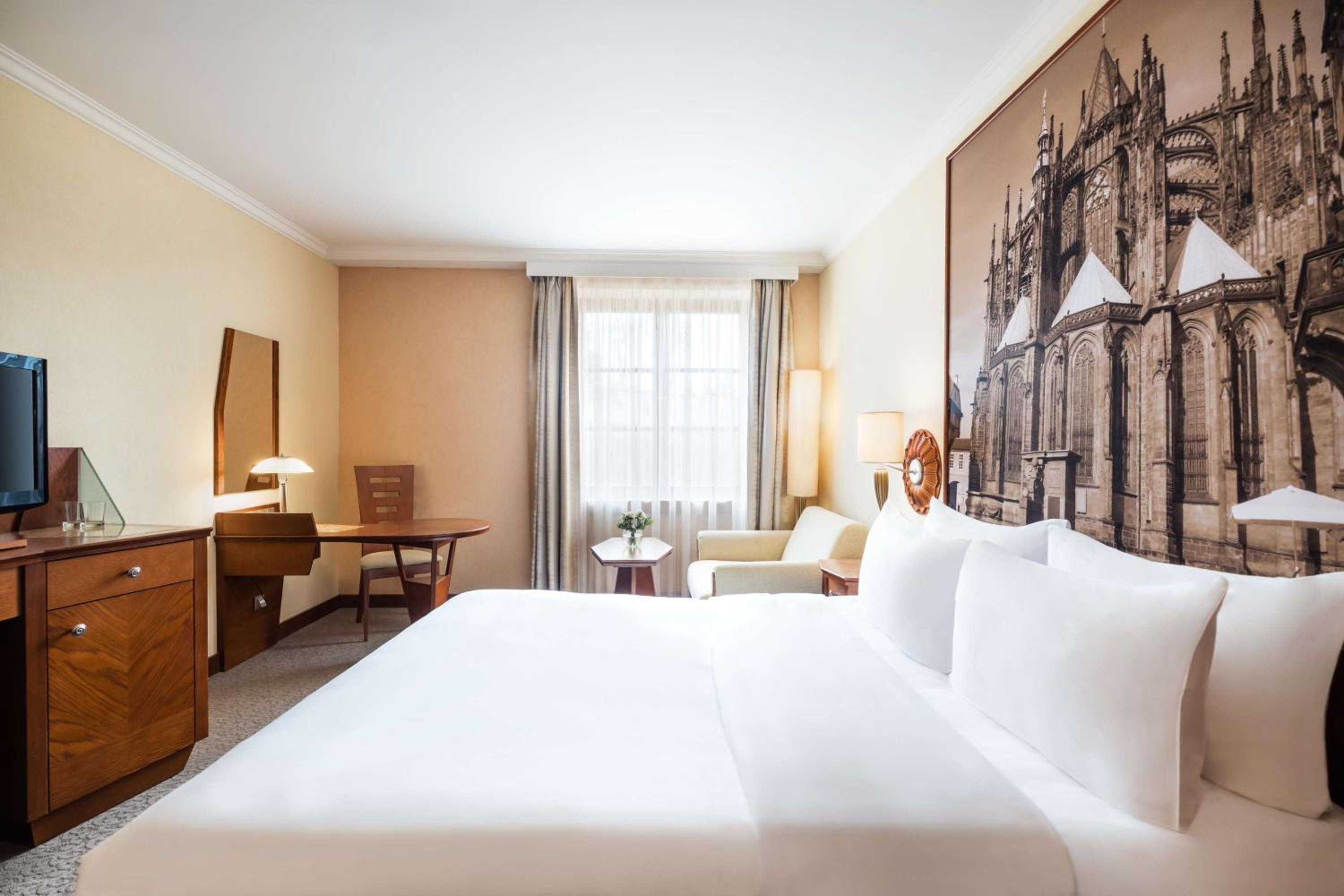 Deluxe Queen Room photo 1