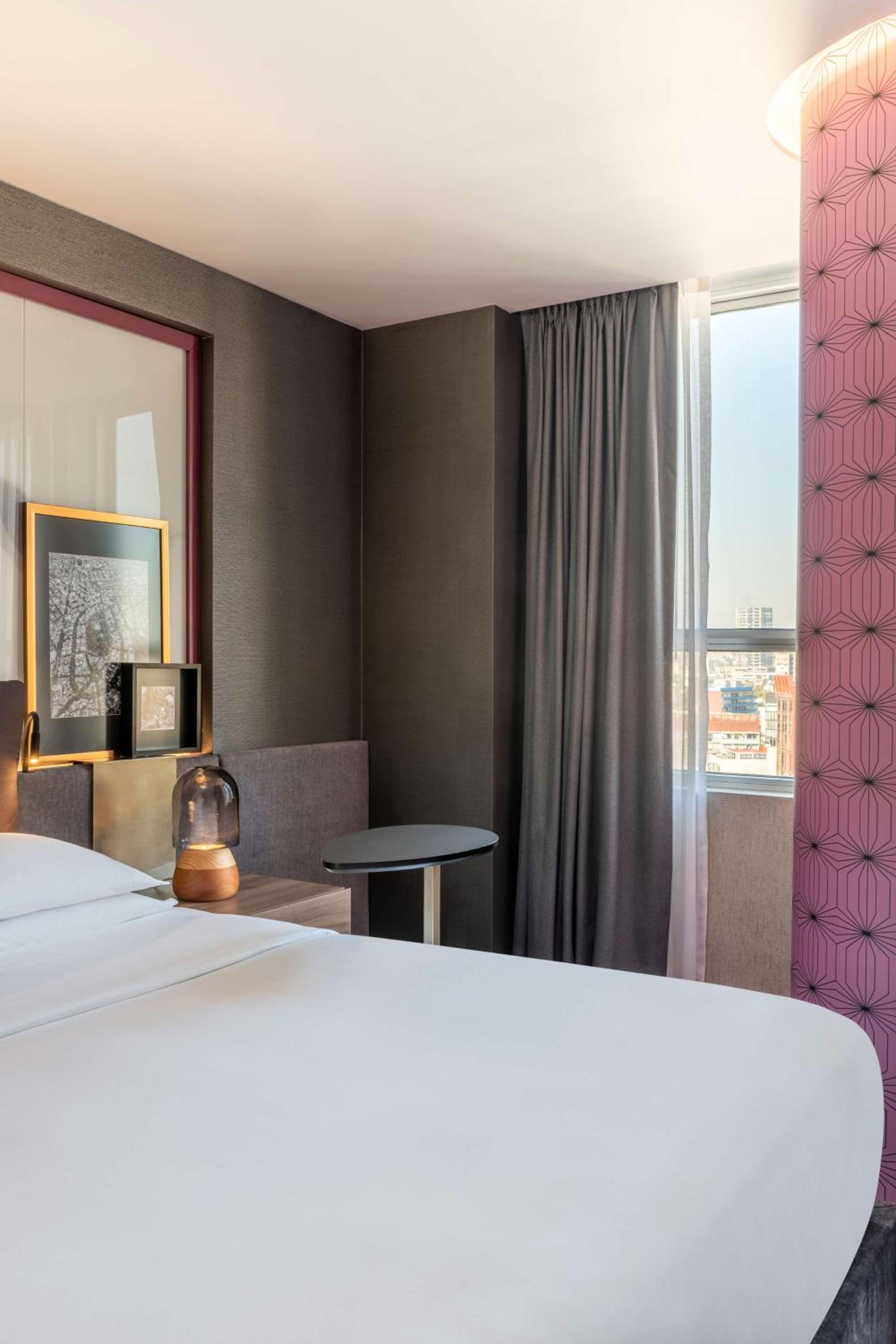 King Room with City View - Photo 2