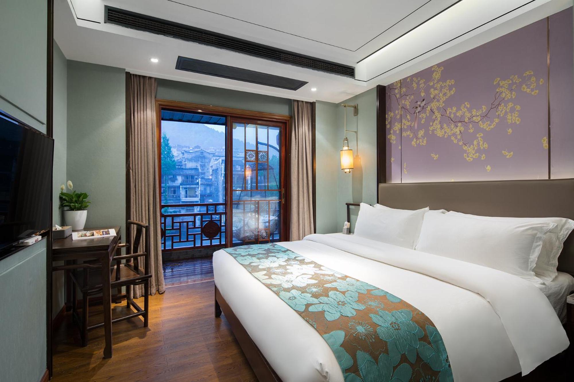 Deluxe Double Room with River View photo 2
